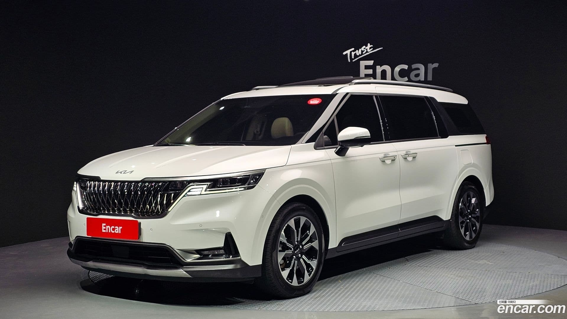 Main__Slider__Photo:Canival Kia 2023.7-0