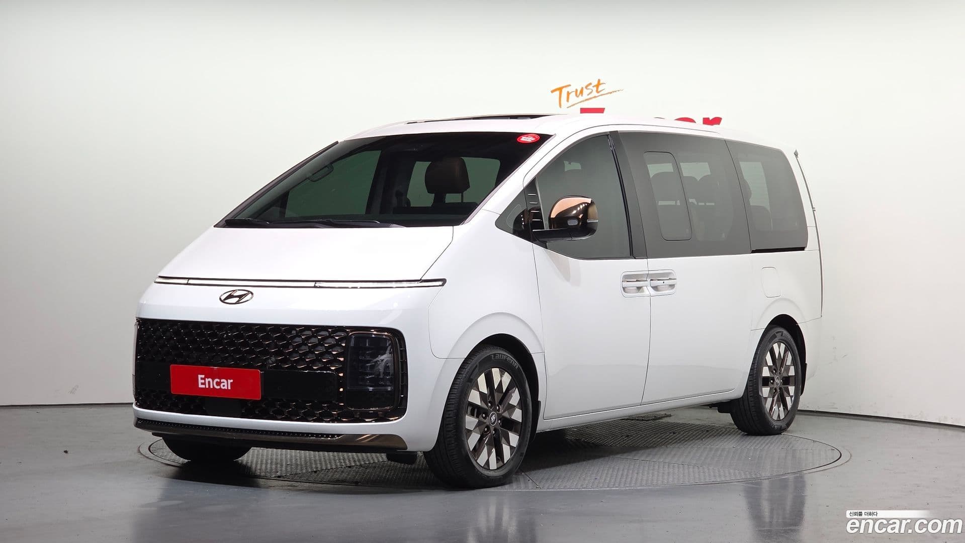 Main__Slider__Photo:Staria Hyundai 2023.0-0