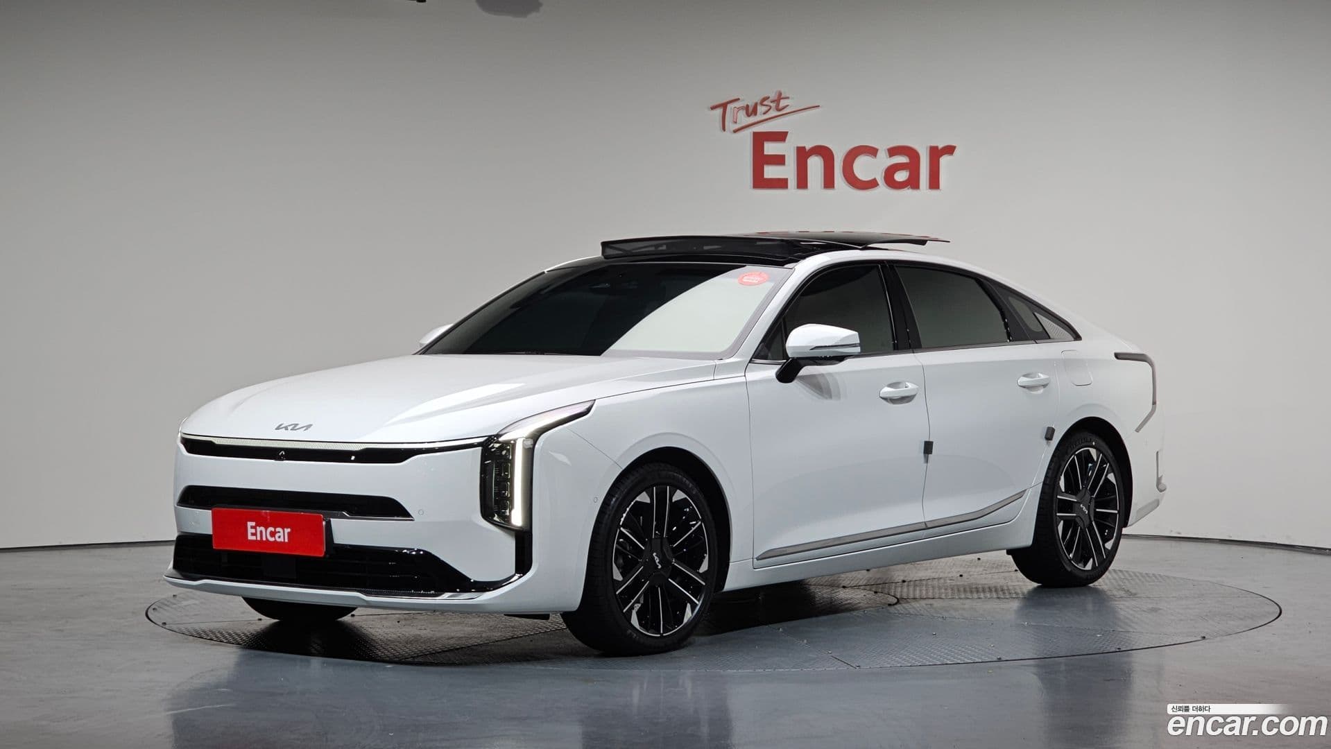 Main__Slider__Photo:K8 Kia 2025.2-0