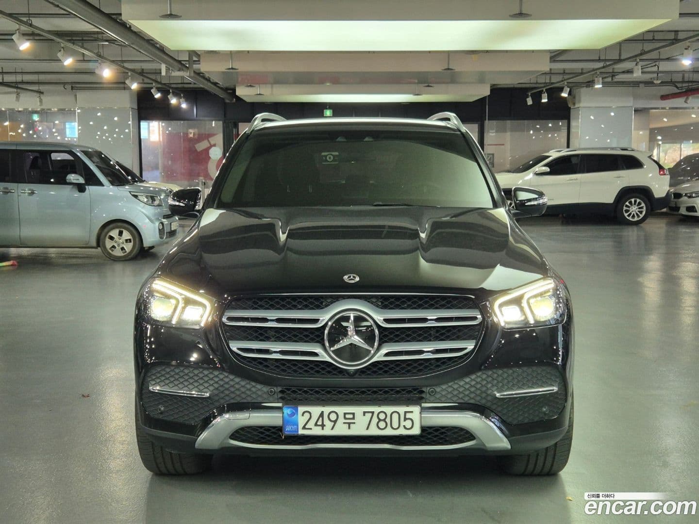 Main__Slider__Photo:GLE-Class Mercedes-Benz 2023.2-0