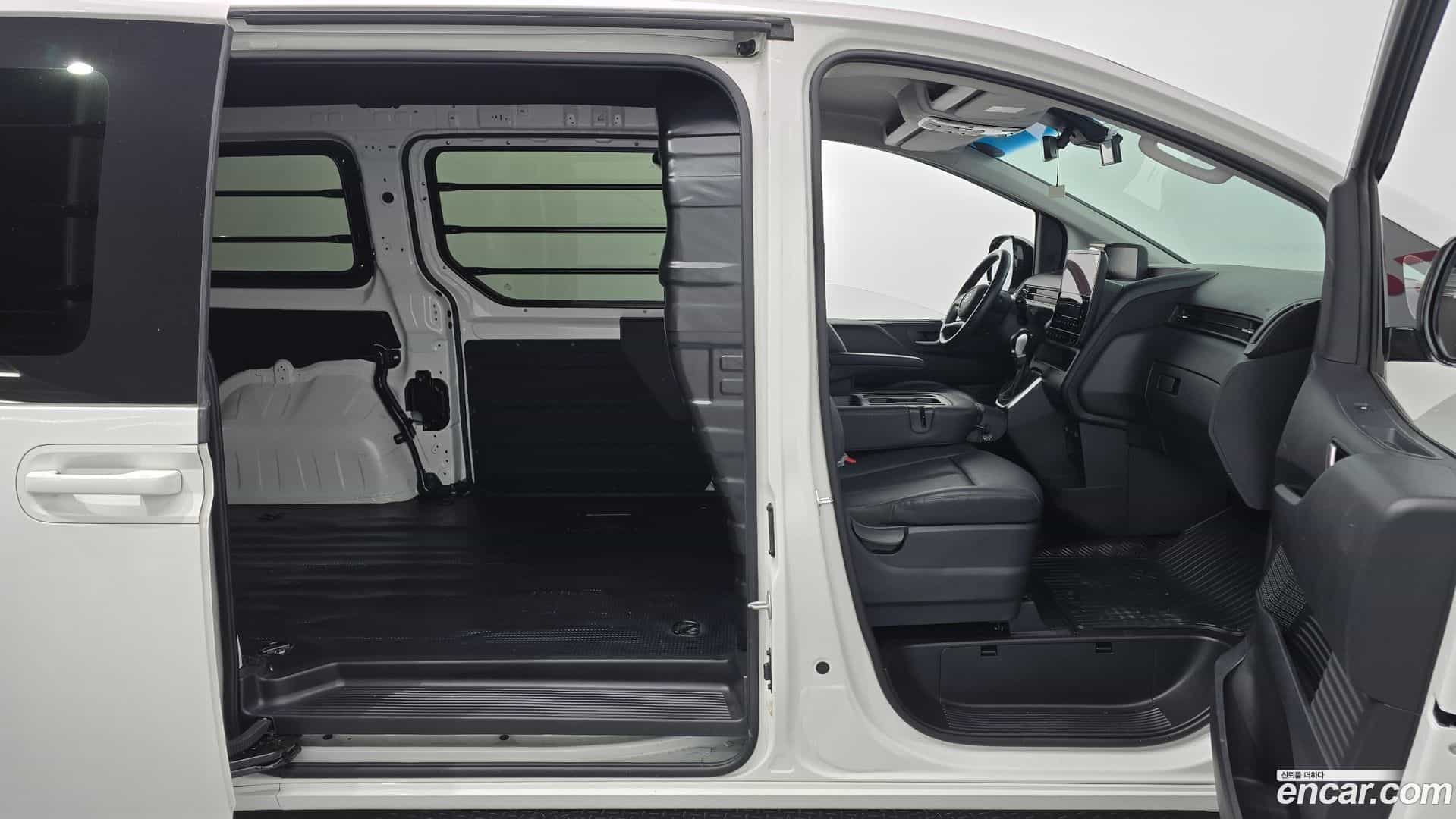 Staria Hyundai 2023.6-OPTION-015