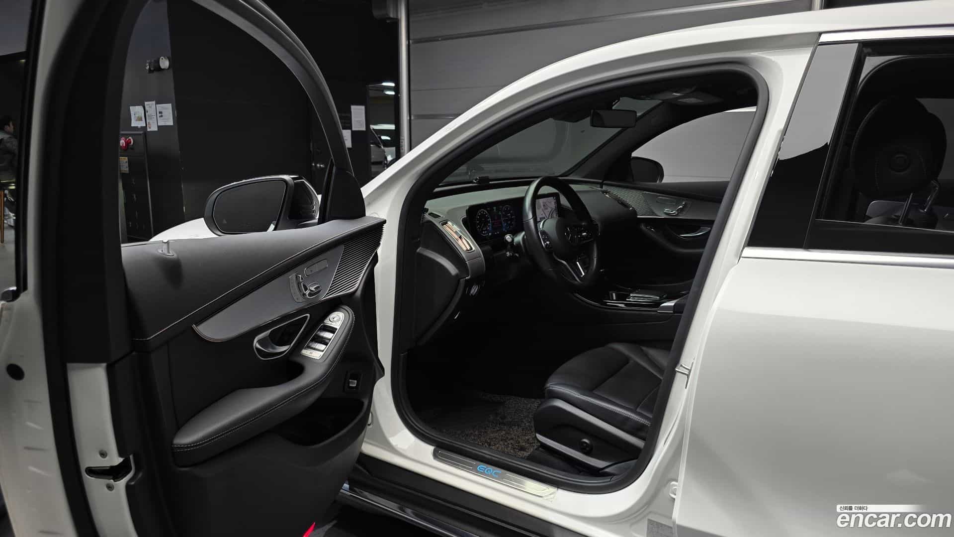 EQC Mercedes-Benz 2020.11-OPTION-015