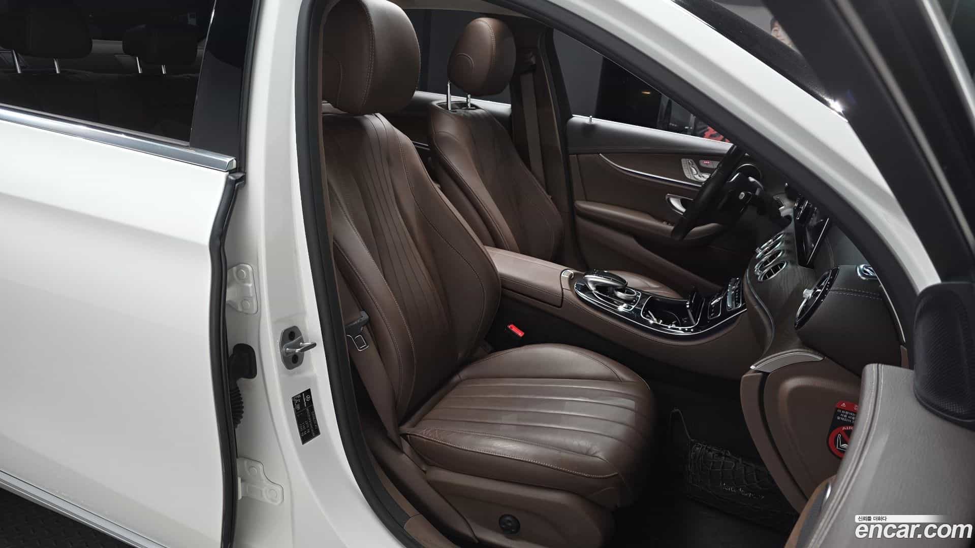 E-Class Mercedes-Benz 2019.4-INNER-010