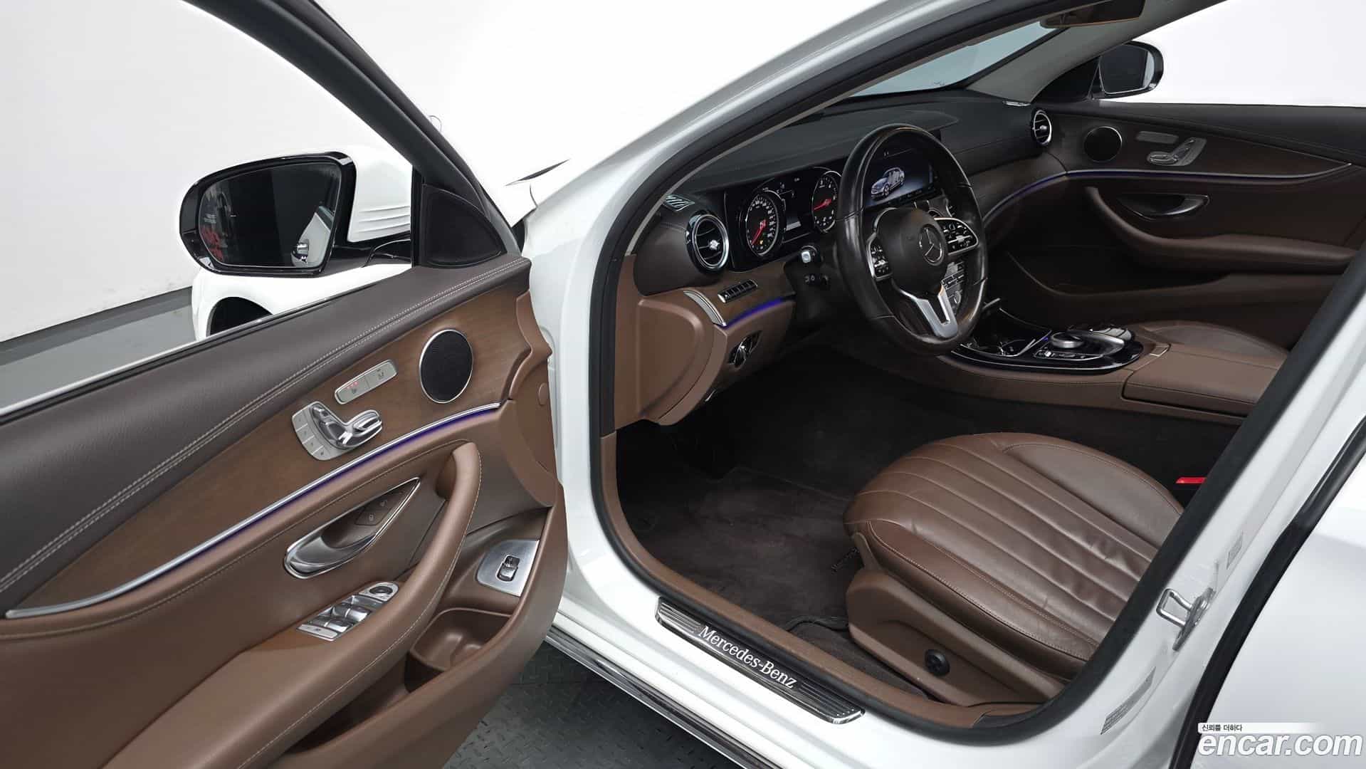 E-Class Mercedes-Benz 2019.4-OPTION-015