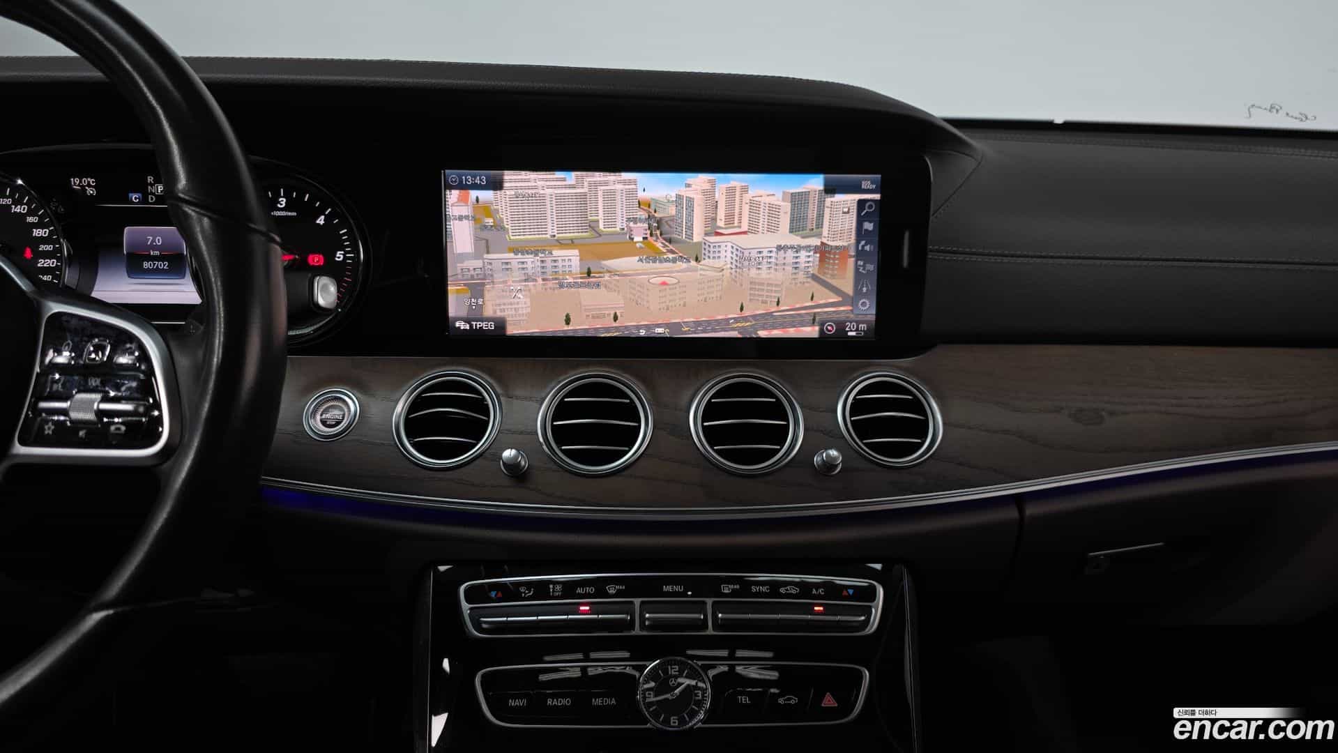E-Class Mercedes-Benz 2019.4-OPTION-018