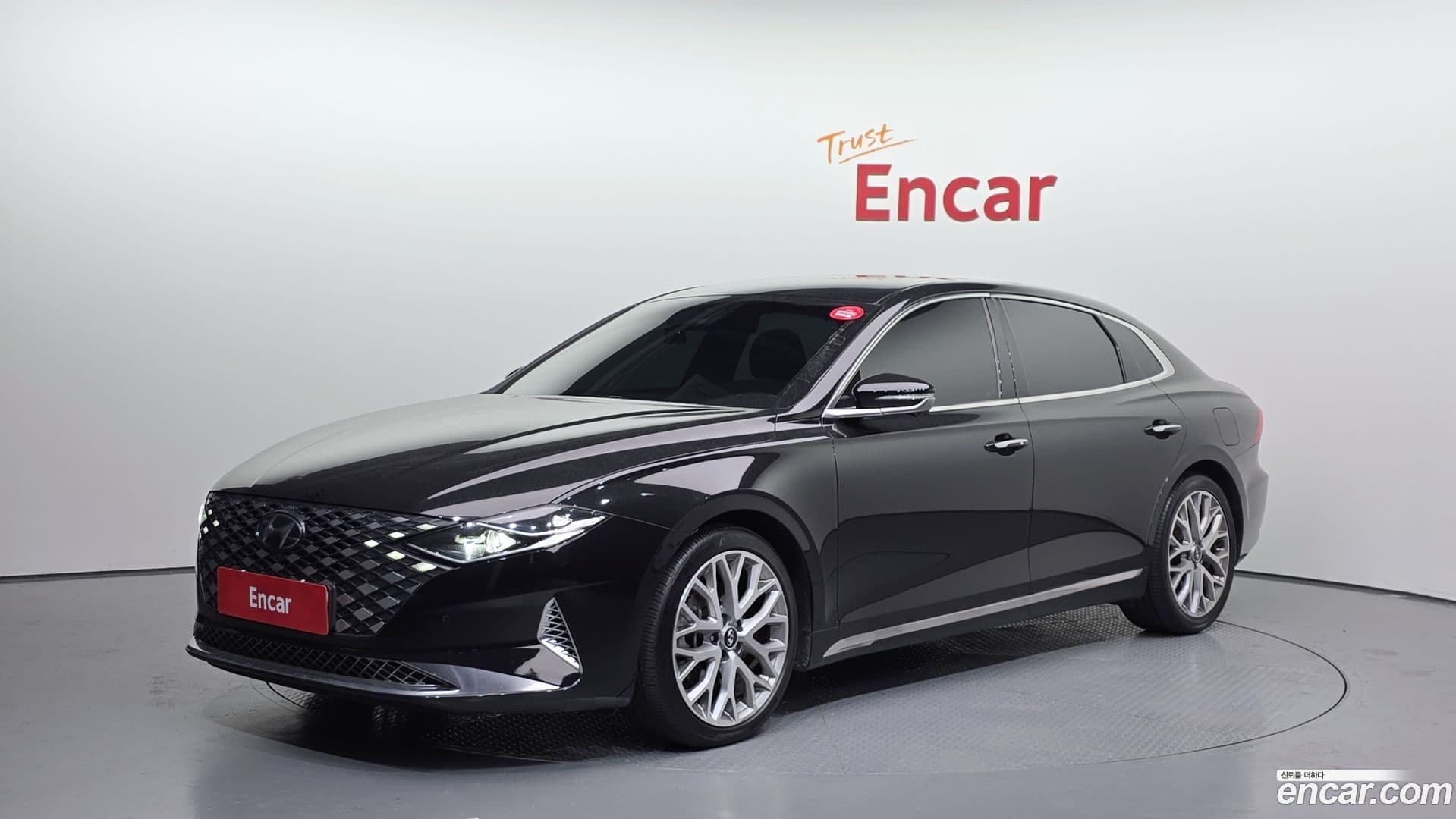 Main__Slider__Photo:Grandeur Hyundai 2021.9-0