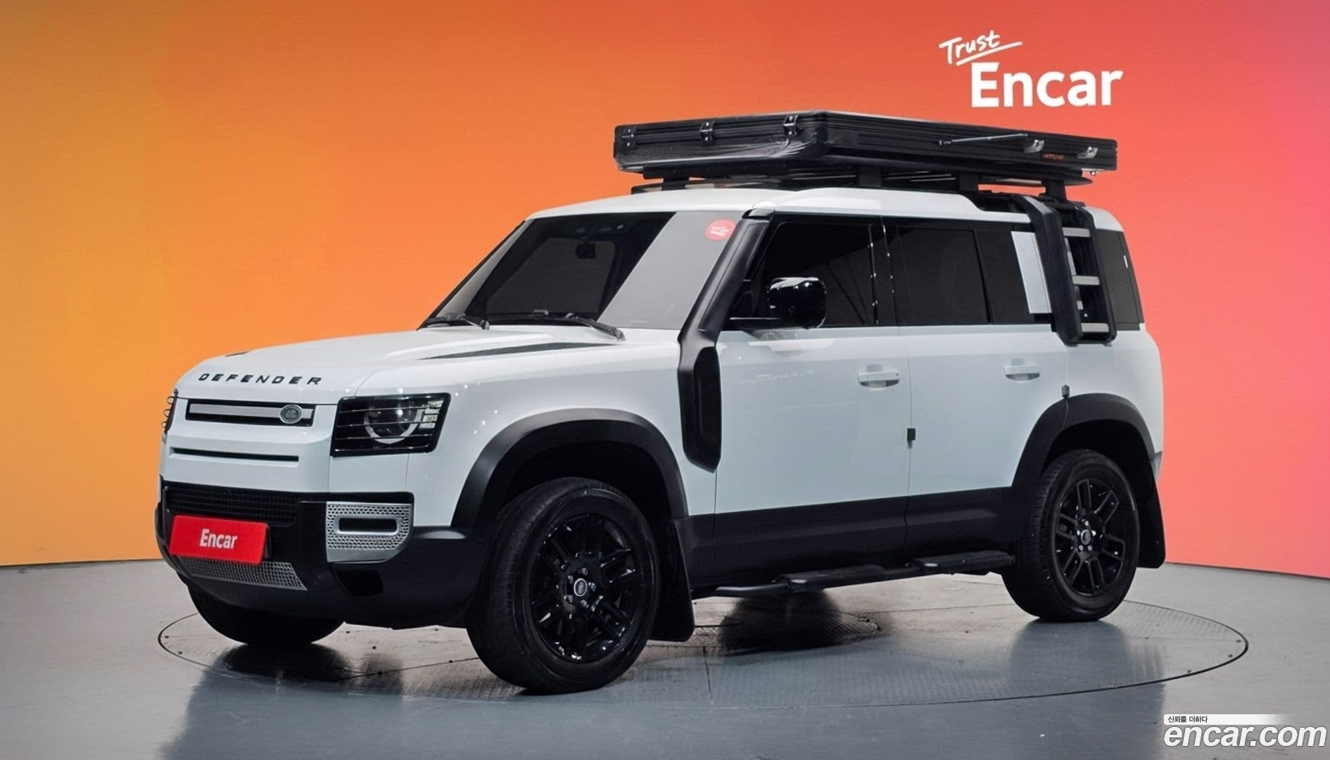 Main__Slider__Photo:Defender Land Rover 2020.8-0