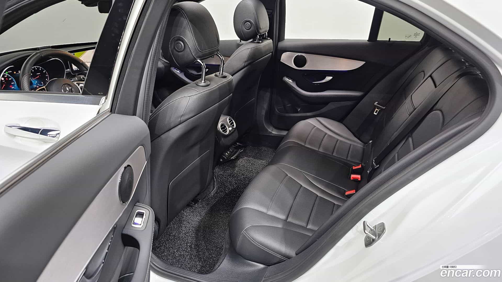 C-Class Mercedes-Benz 2021.4-OPTION-016