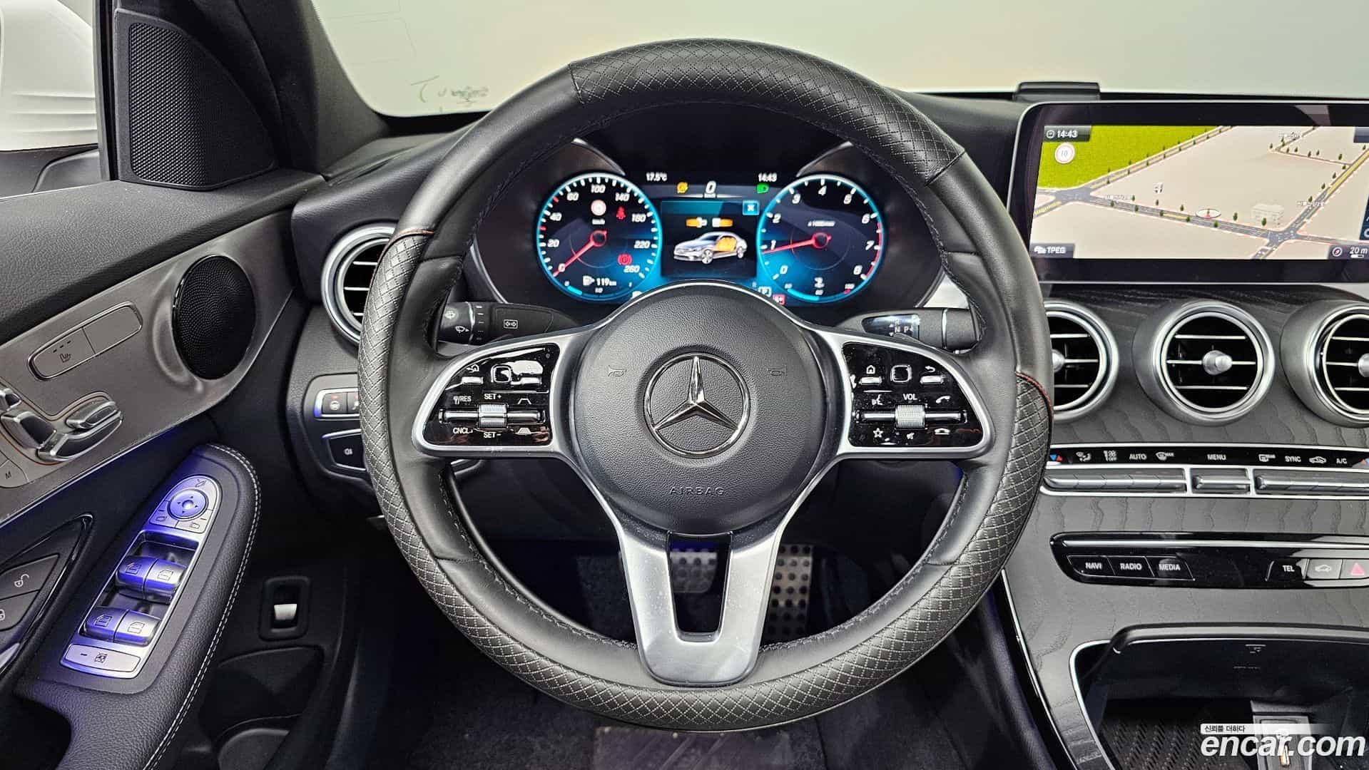 C-Class Mercedes-Benz 2021.4-OPTION-017