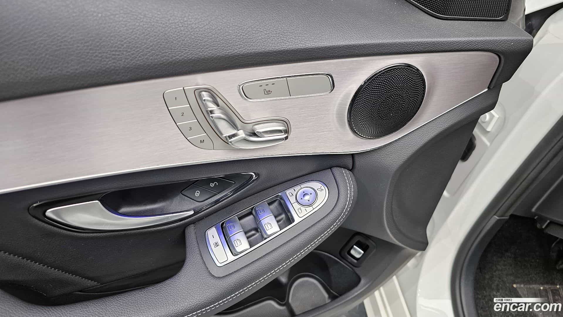 C-Class Mercedes-Benz 2021.4-OPTION-021