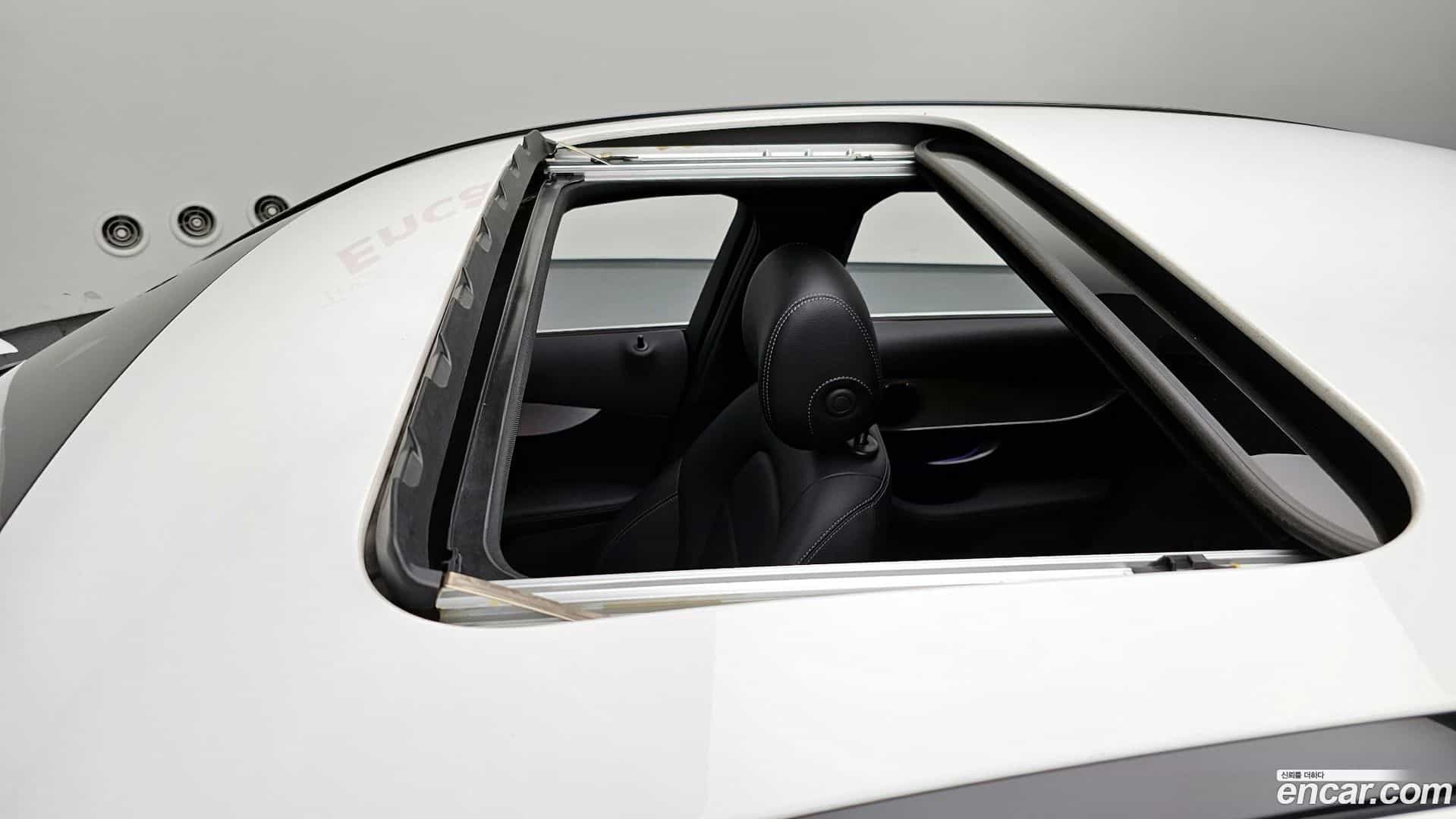 C-Class Mercedes-Benz 2021.4-OPTION-023