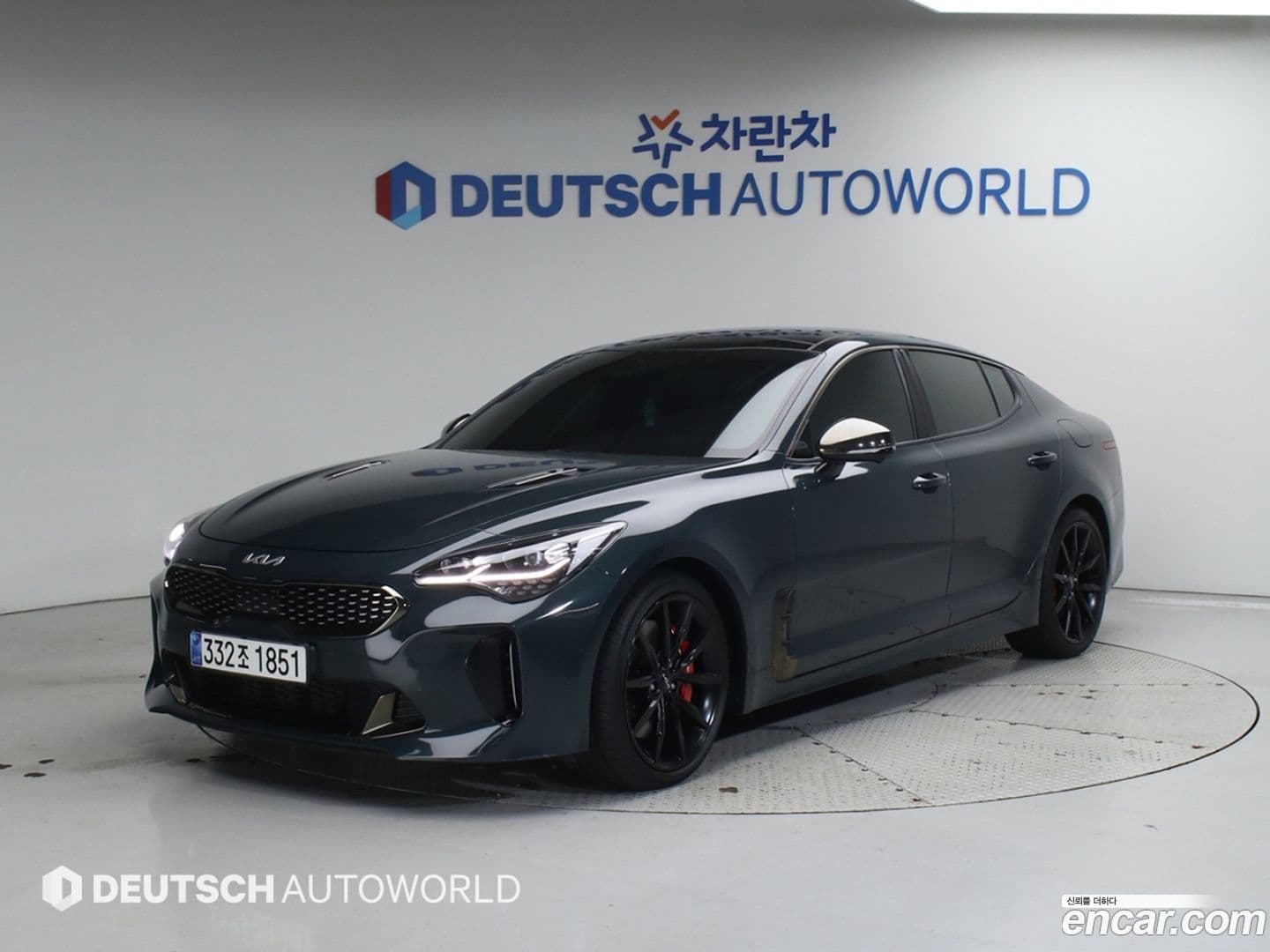 Main__Slider__Photo:Stinger Kia 2022.8-0