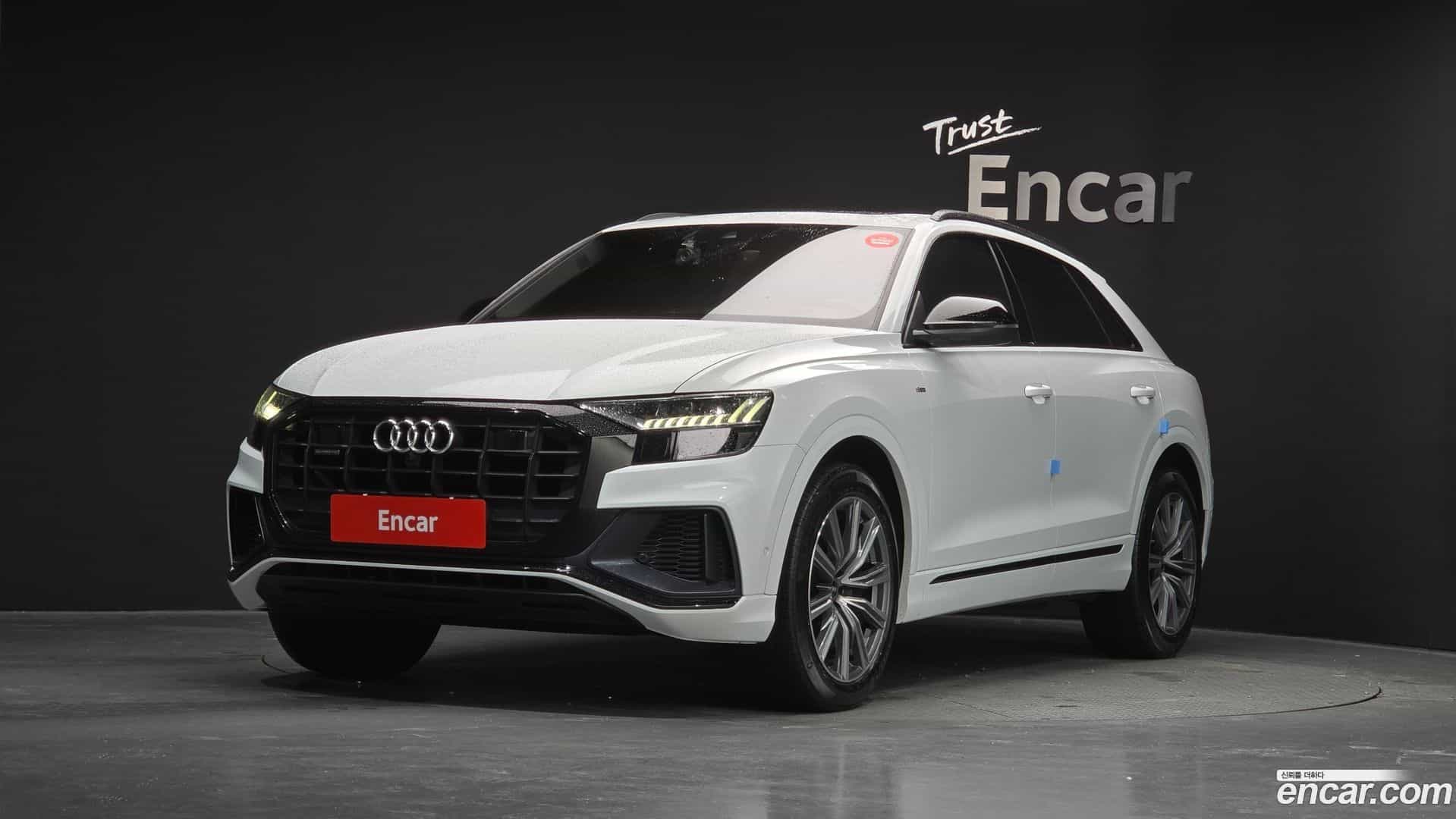 Q8 Audi 2021.2-OUTER-001