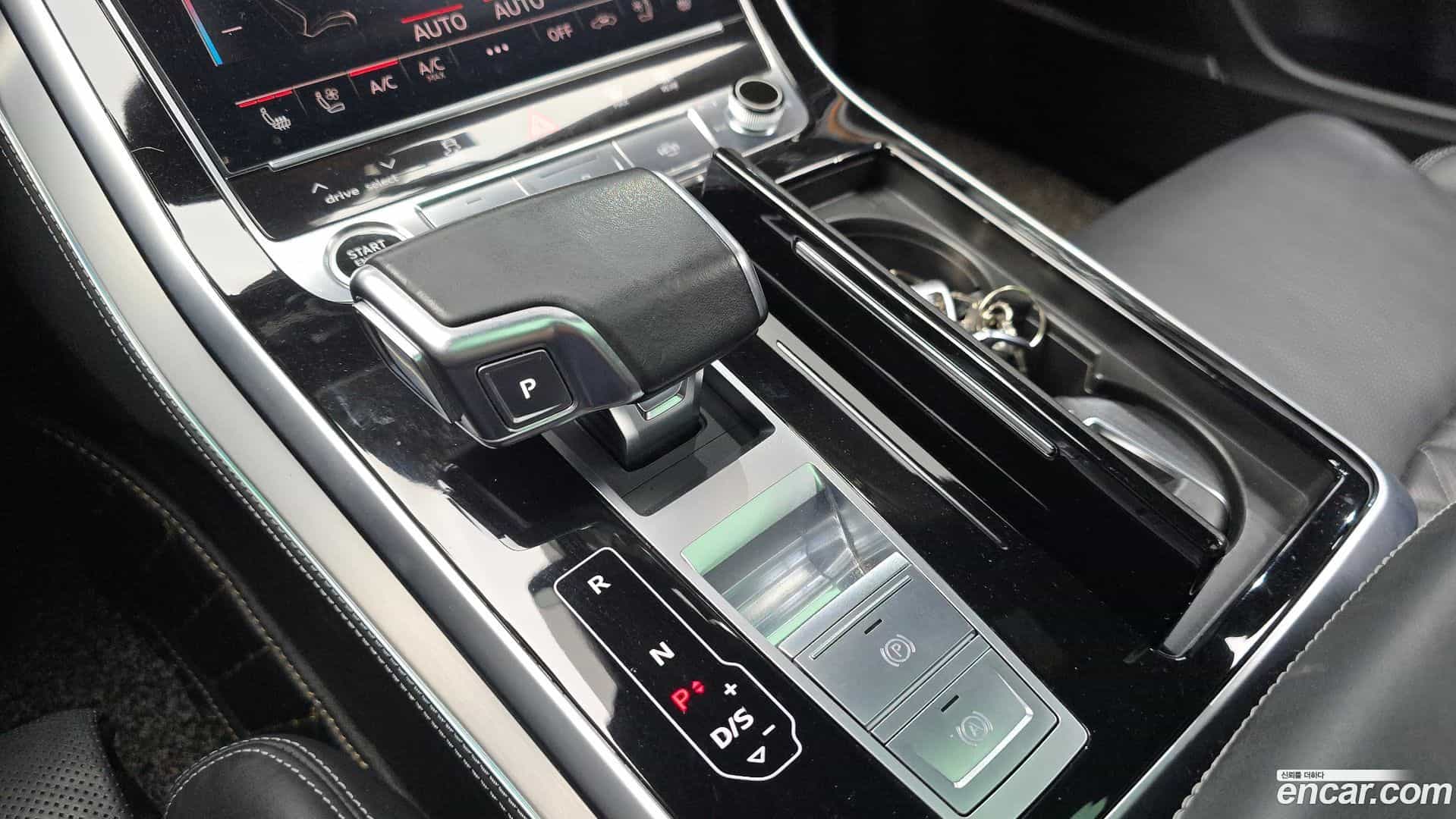 Q8 Audi 2021.2-INNER-009