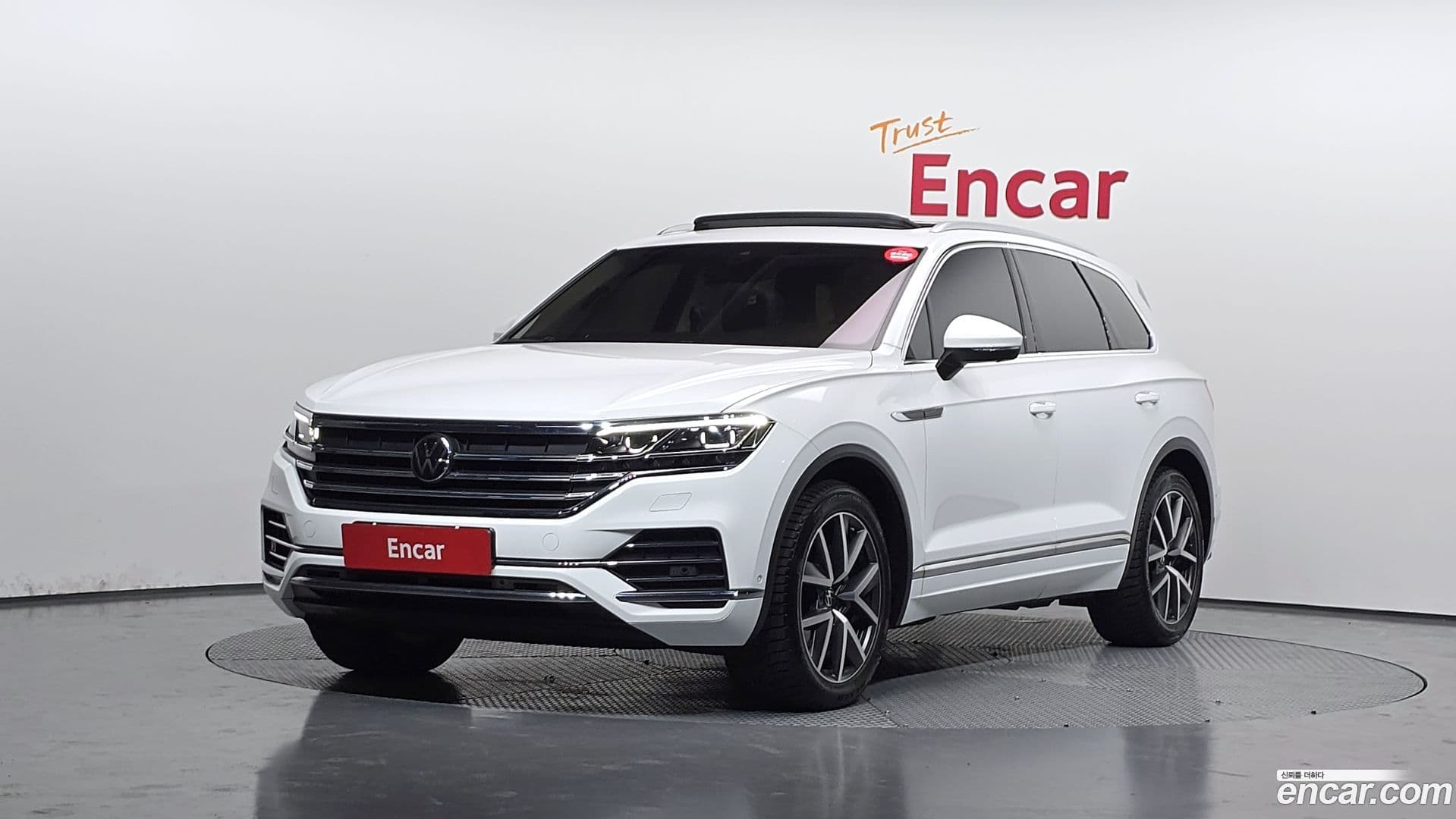 Main__Slider__Photo:Touareg Volkswagen 2023.6-0