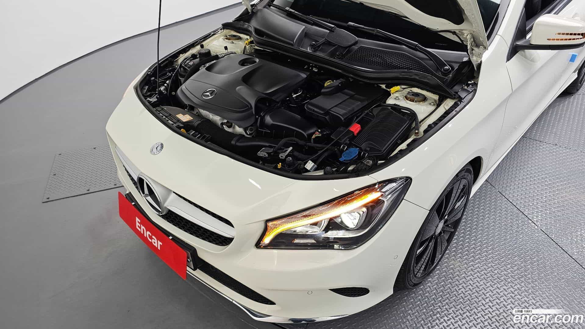 CLA-Class Mercedes-Benz 2017.2-INNER-006
