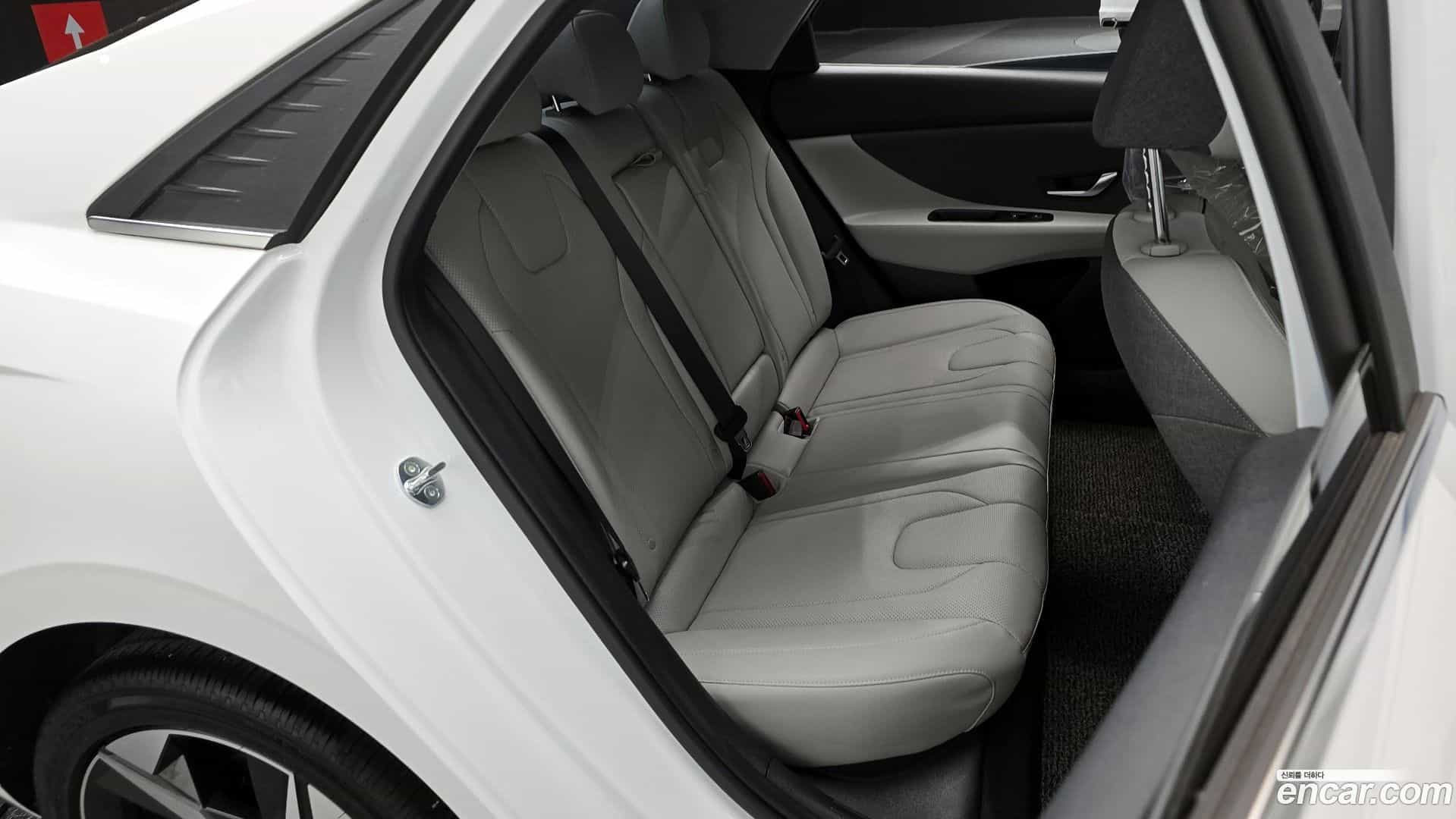 AVANTE Hyundai 2023.1-OPTION-016