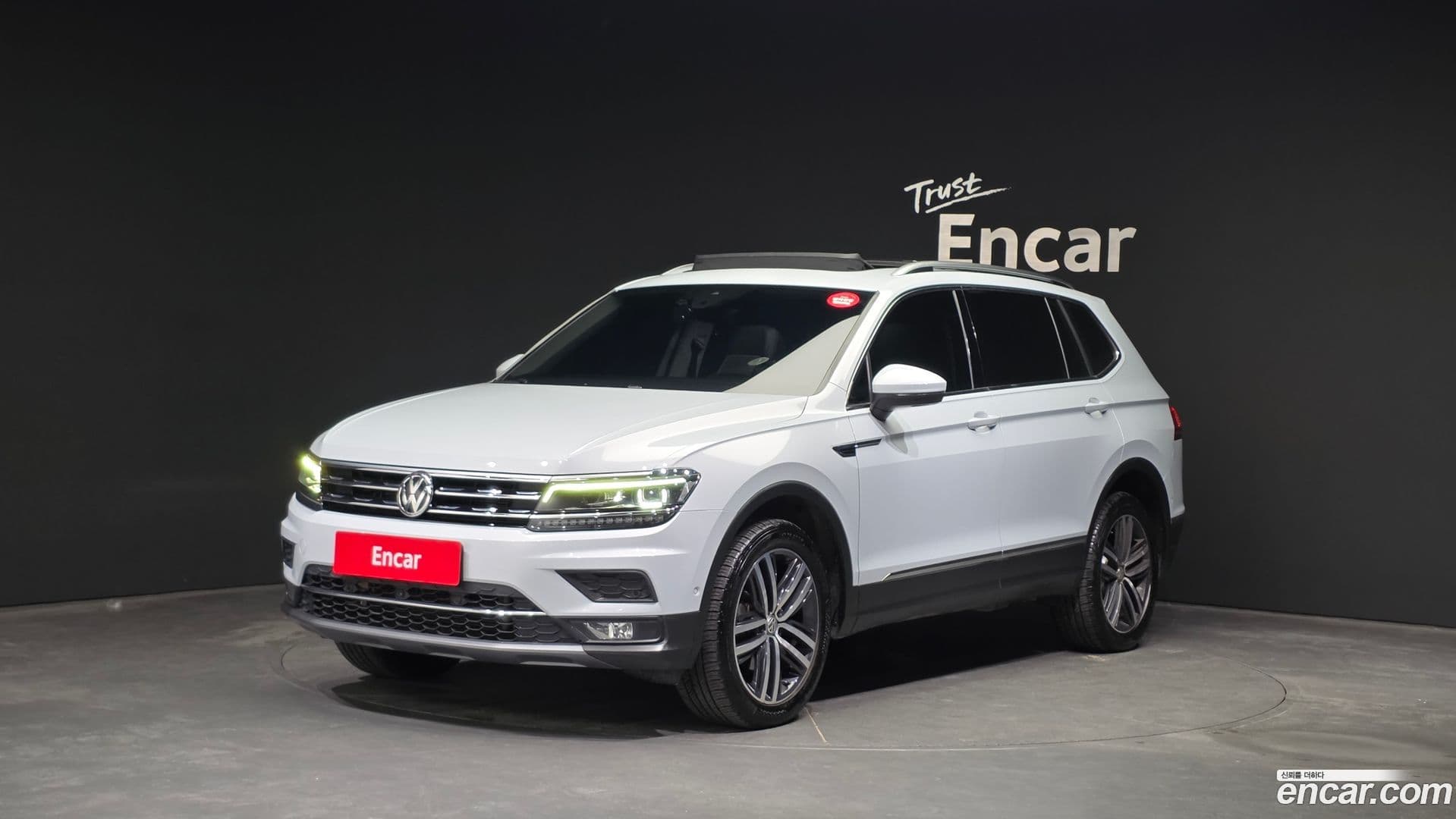 Main__Slider__Photo:Tiguan Volkswagen 2018.7-0