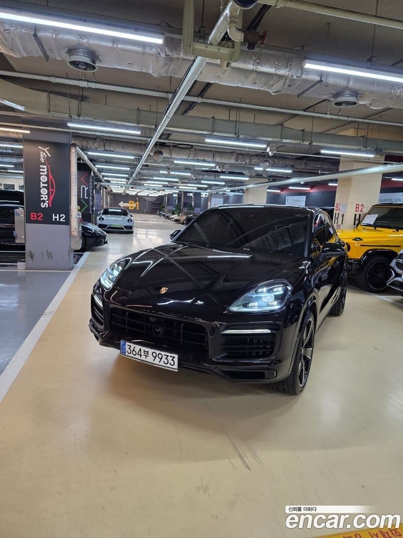 Main__Slider__Photo:Cayenne Porsche 2021.1-0