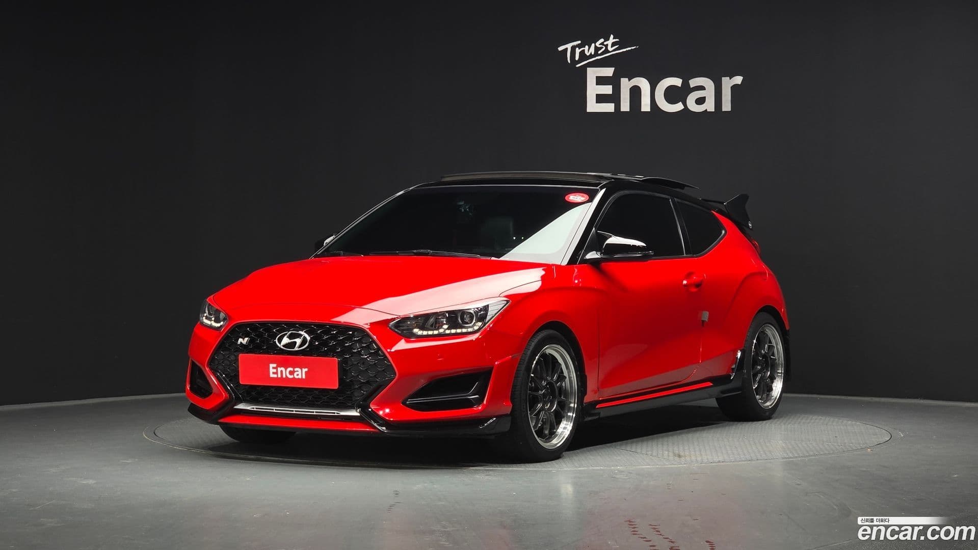 Main__Slider__Photo:Veloster Hyundai 2018.11-0