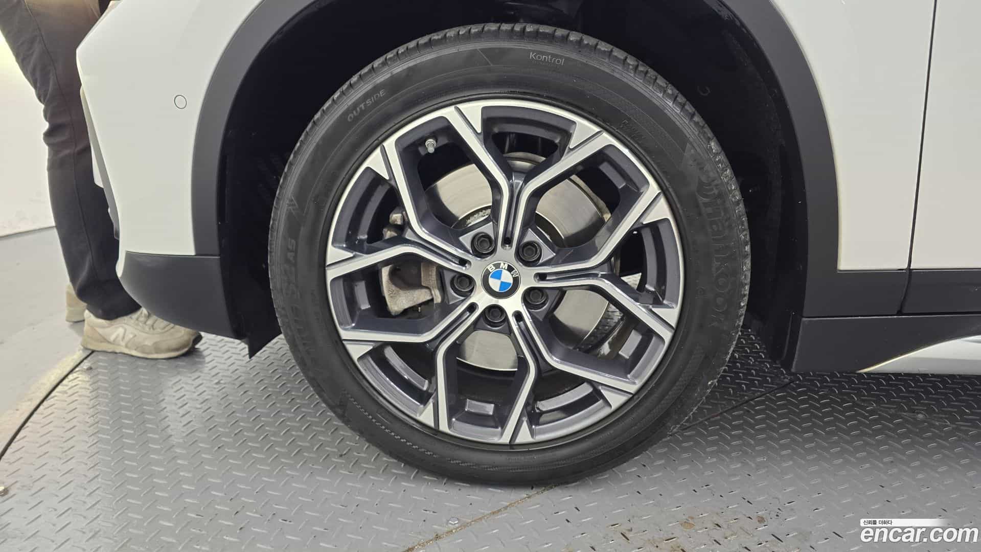 X1 BMW 2021.6-OUTER-005