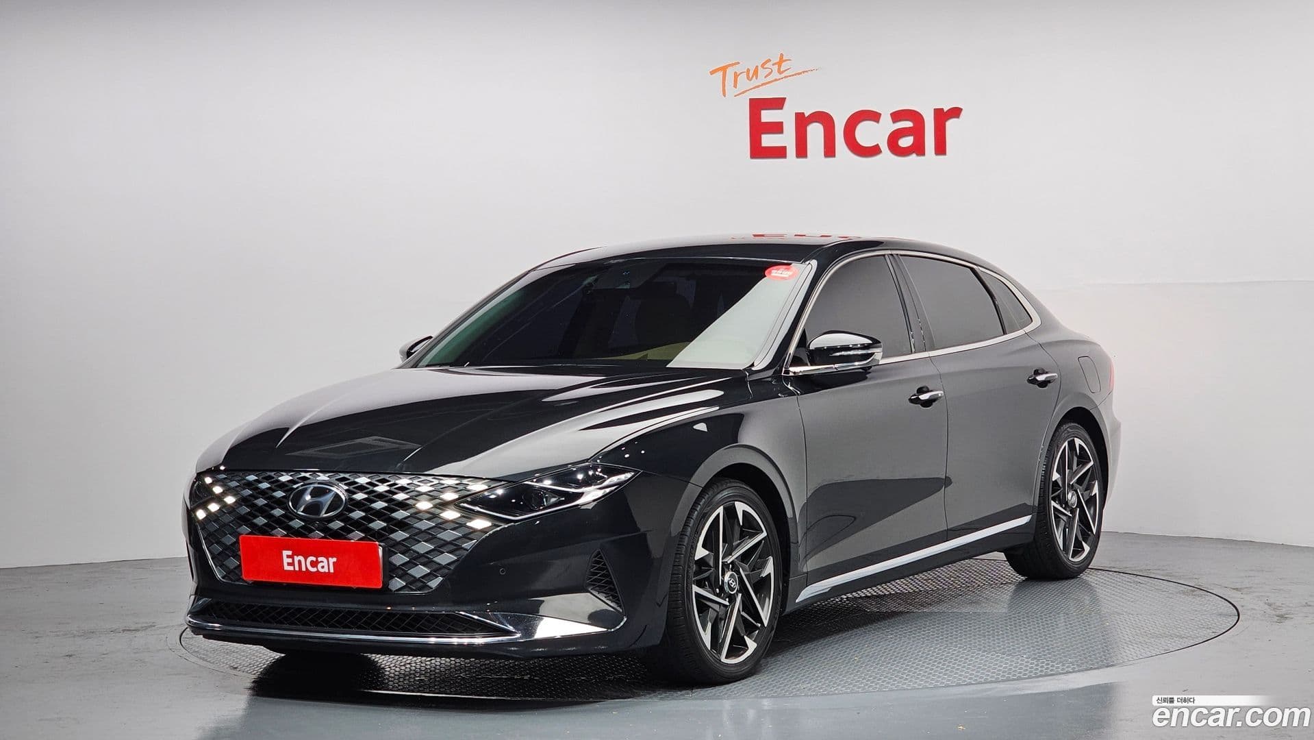 Main__Slider__Photo:Grandeur Hyundai 2020.6-0