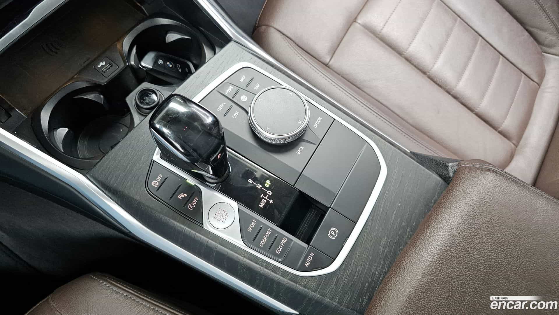 3-Series BMW 2020.8-INNER-009