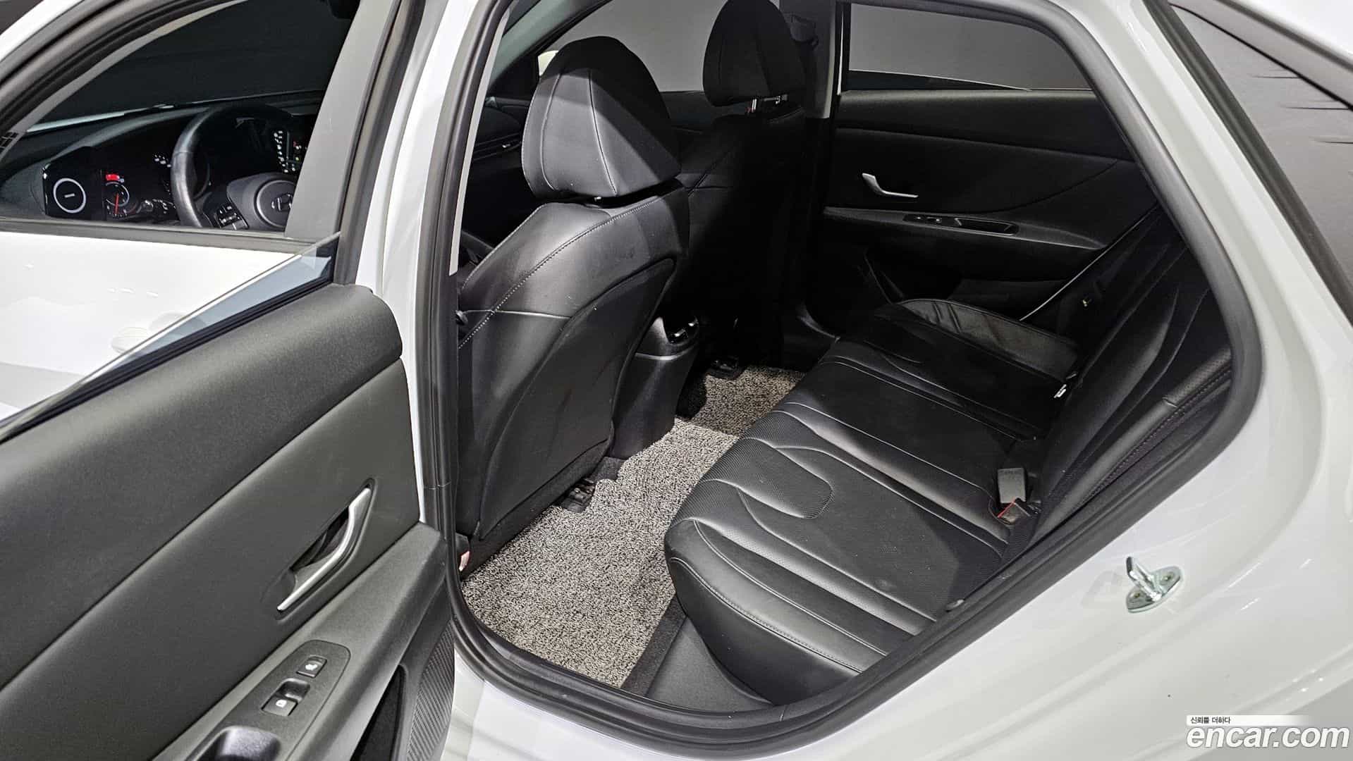 AVANTE Hyundai 2022.3-OPTION-015