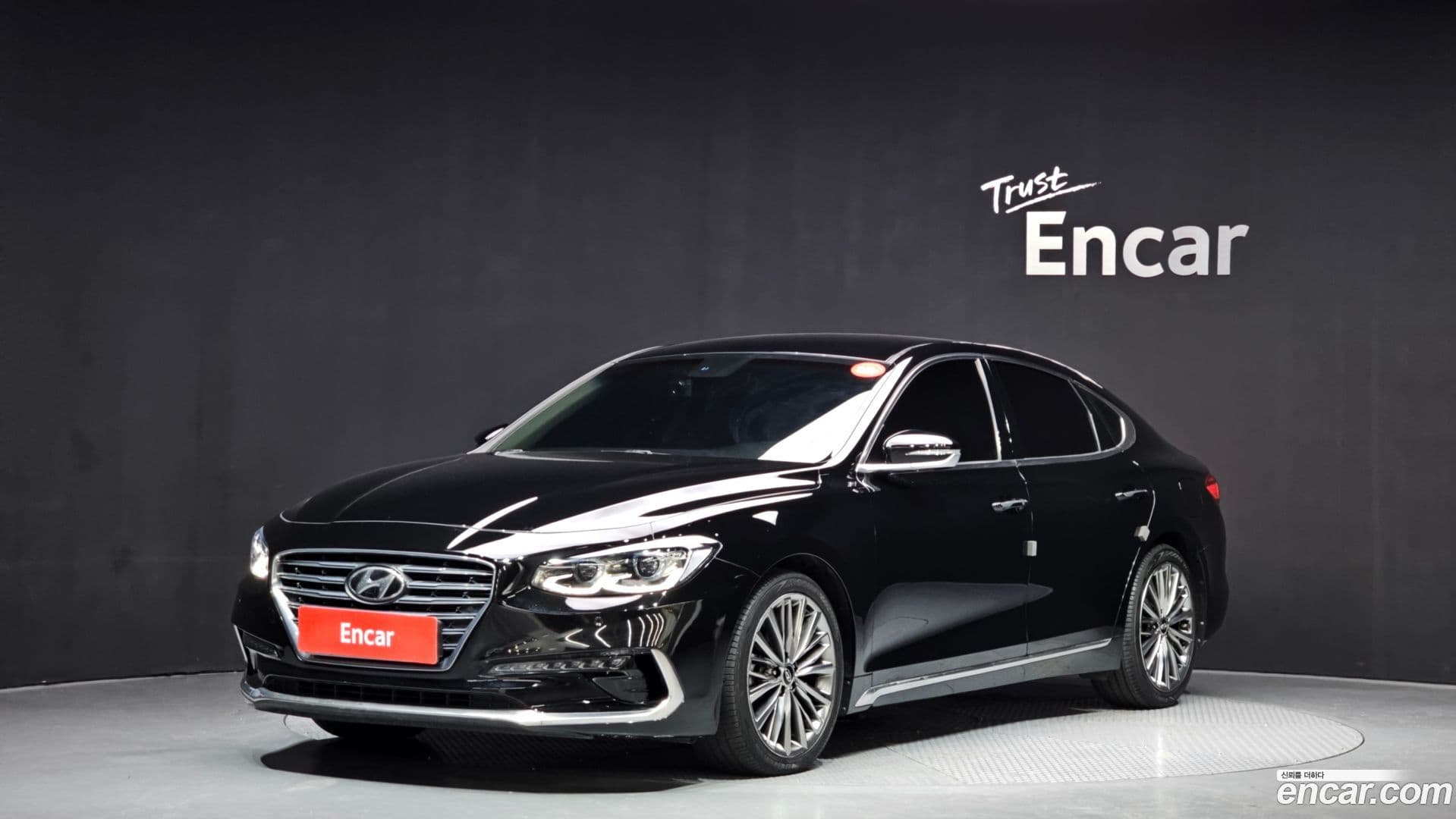 Main__Slider__Photo:Grandeur Hyundai 2017.0-0