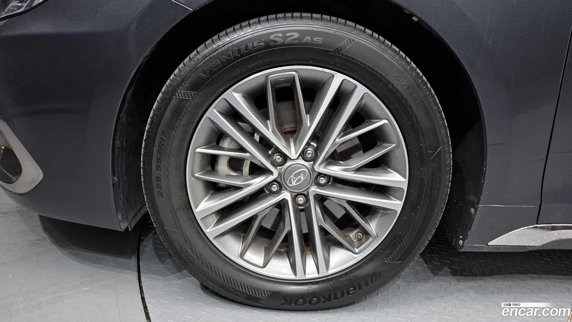 Grandeur Hyundai 2018.1-OUTER-005