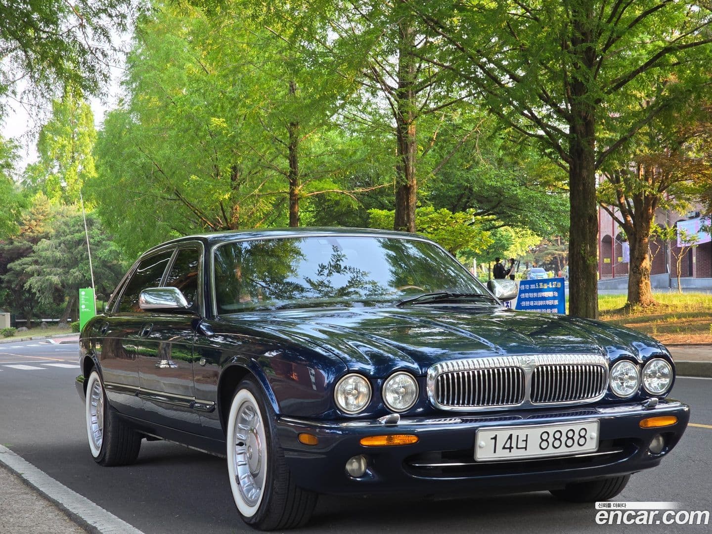 Main__Slider__Photo:Daimler Jaguar 2002.1-0