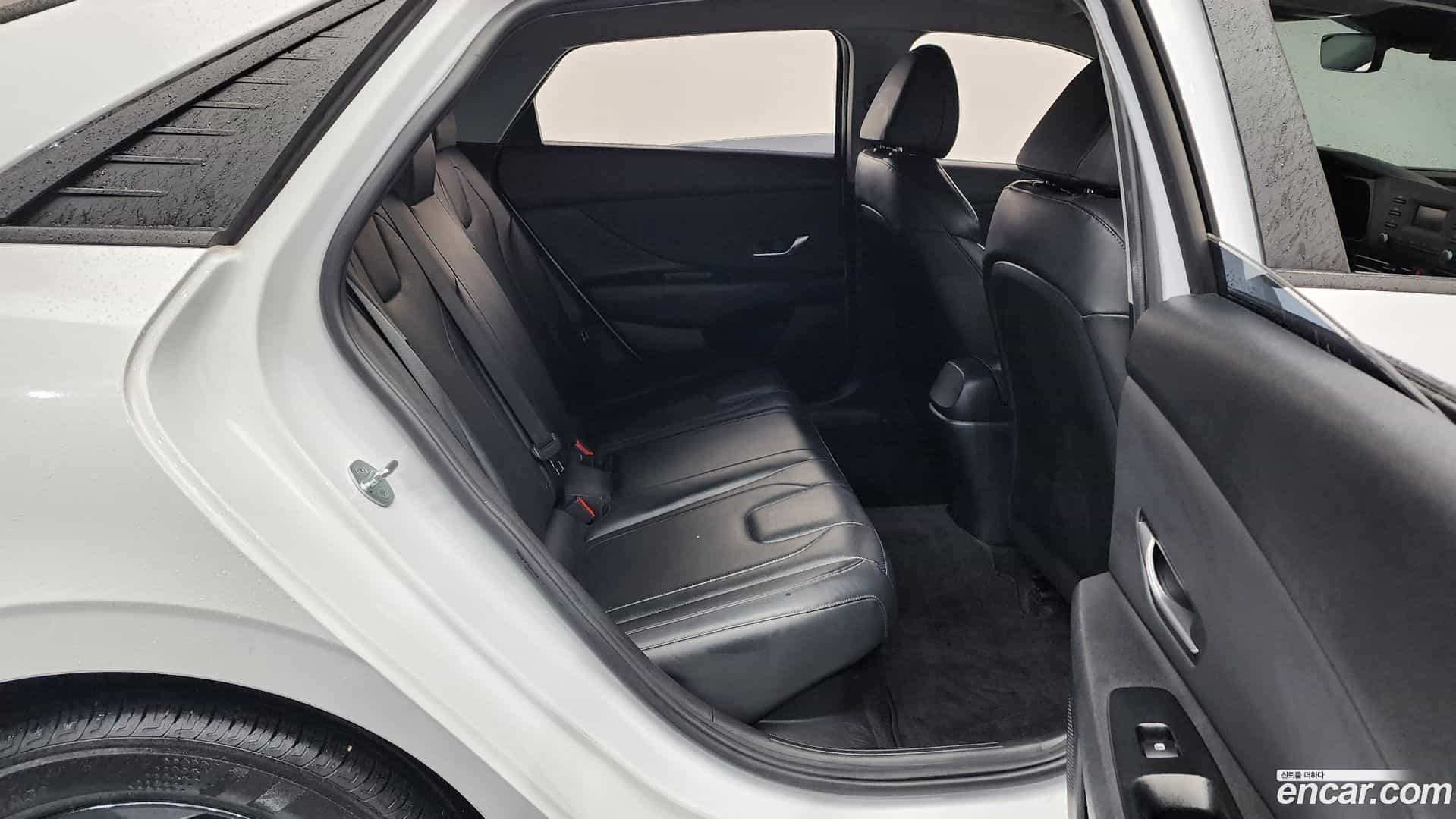 AVANTE Hyundai 2022.11-OPTION-016