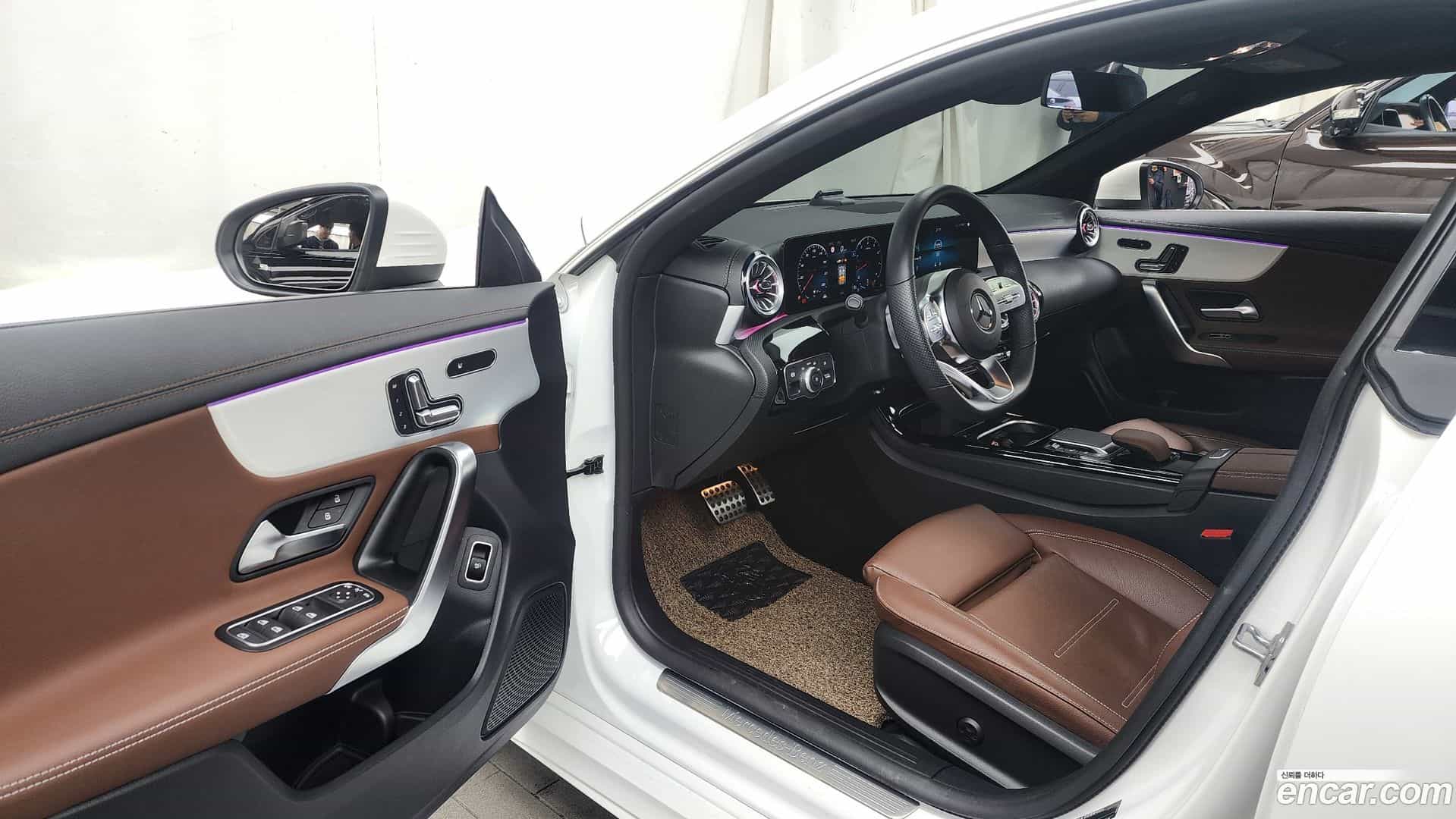 CLA-Class Mercedes-Benz 2022.11-INNER-010