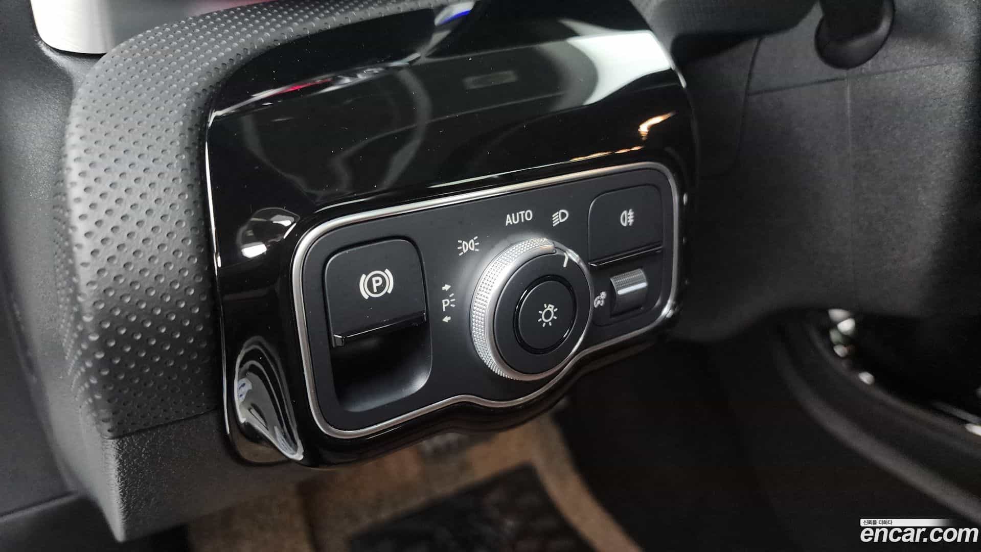CLA-Class Mercedes-Benz 2022.11-OPTION-023