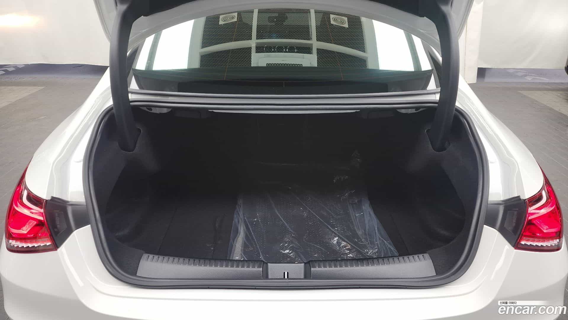 CLA-Class Mercedes-Benz 2022.11-OPTION-024
