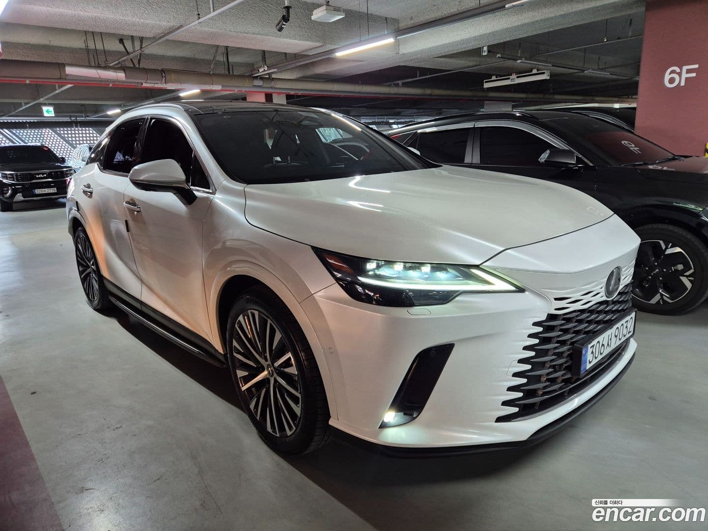 Main__Slider__Photo:RX Lexus 2024.3-0