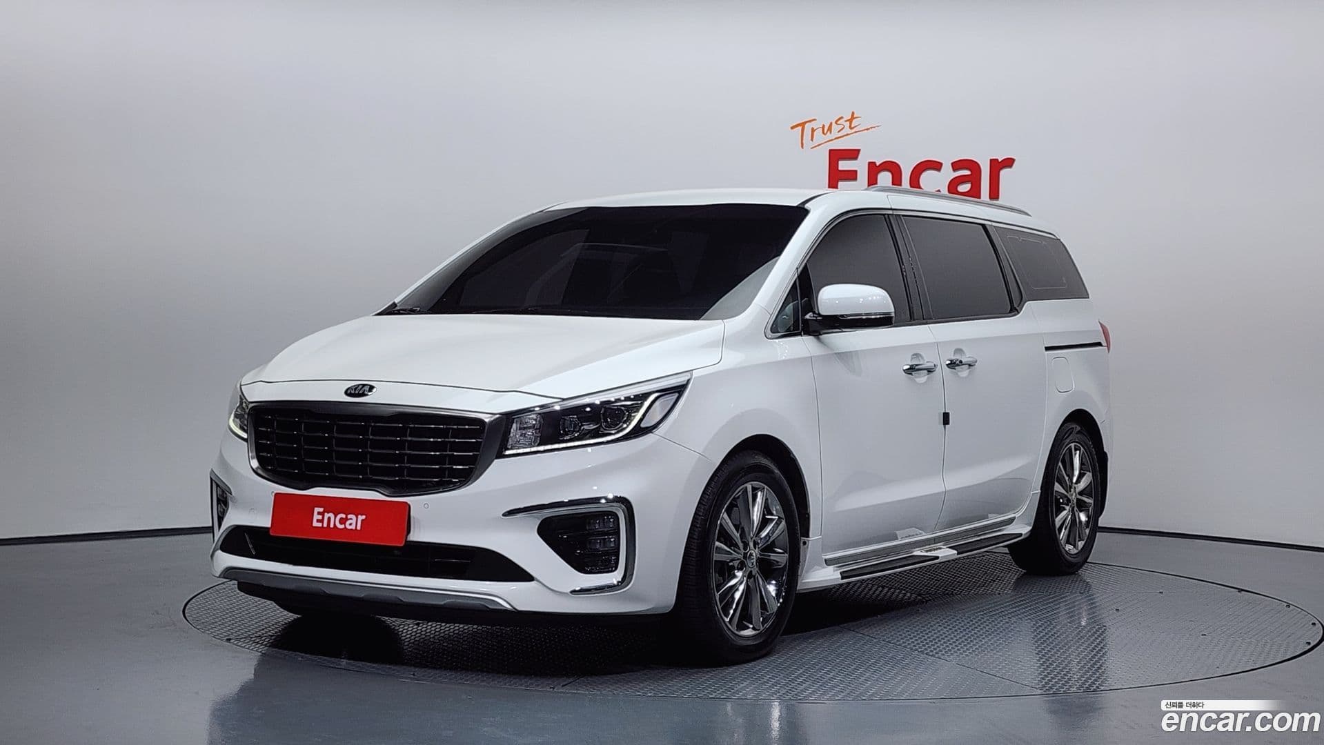 Main__Slider__Photo:Canival Kia 2019.4-0