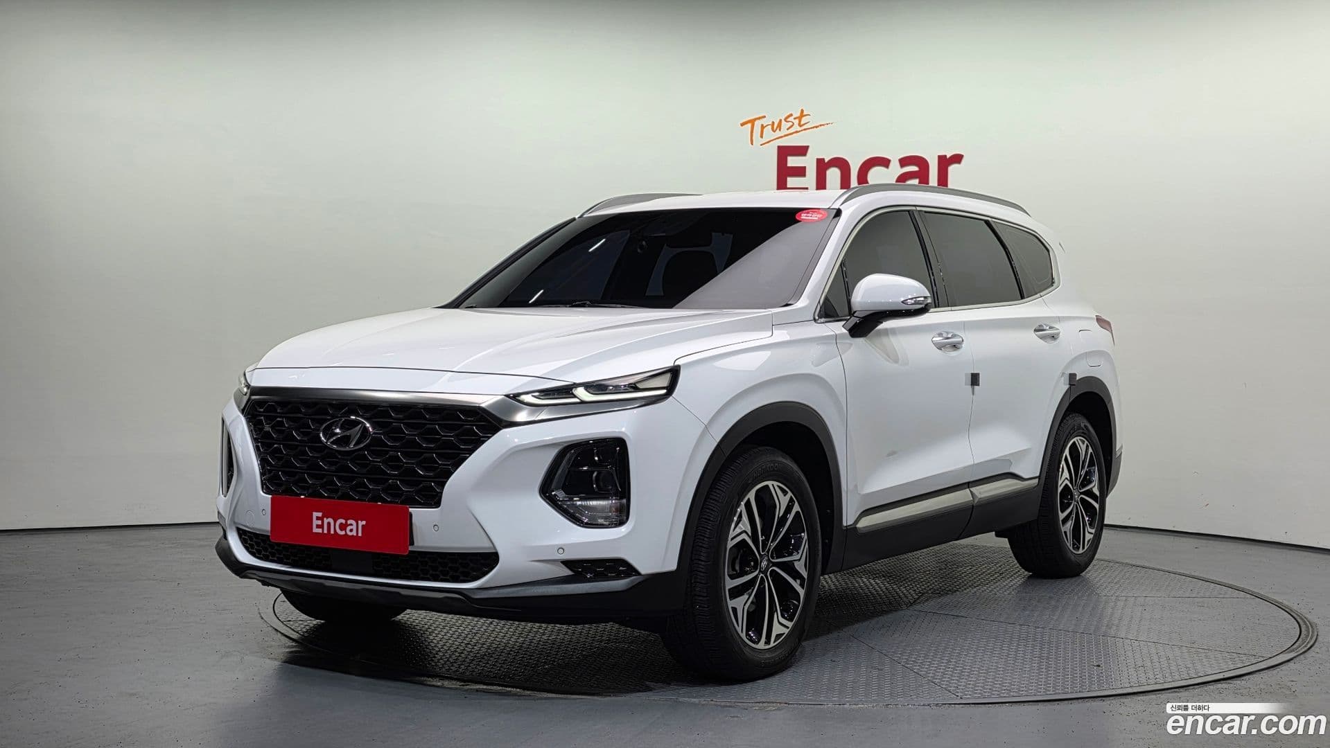 Main__Slider__Photo:Santafe Hyundai 2019.2-0