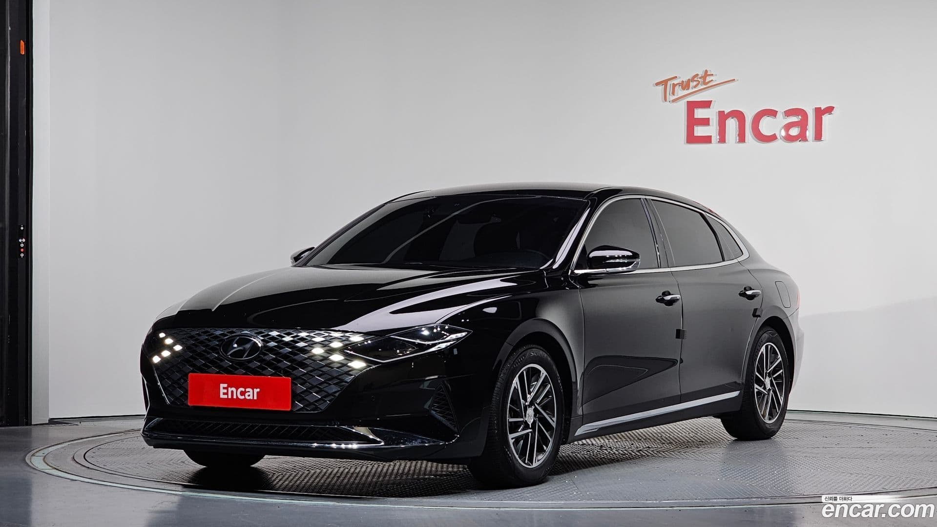 Main__Slider__Photo:Grandeur Hyundai 2020.3-0