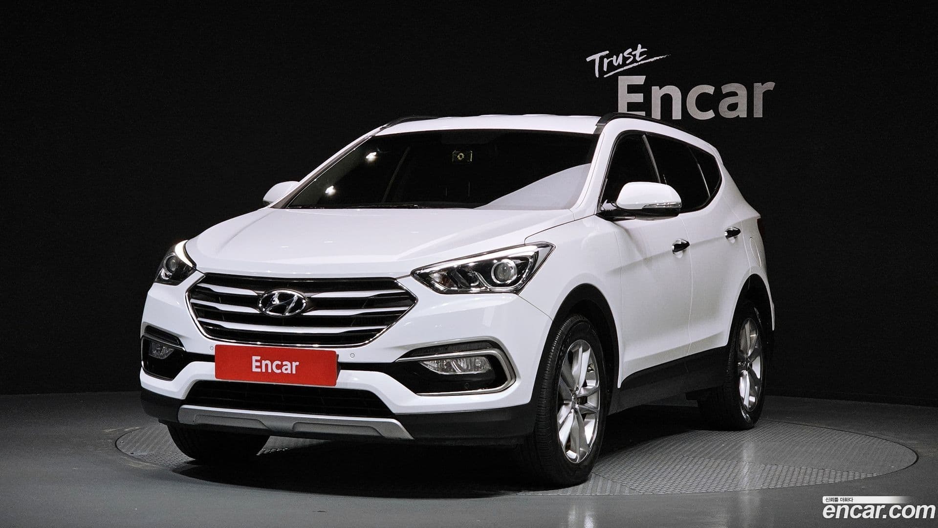 Main__Slider__Photo:Santafe Hyundai 2016.0-0