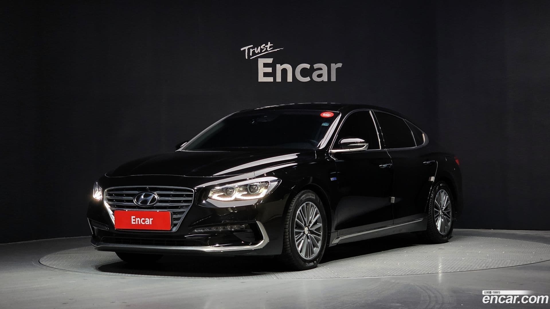 Main__Slider__Photo:Grandeur Hyundai 2019.10-0
