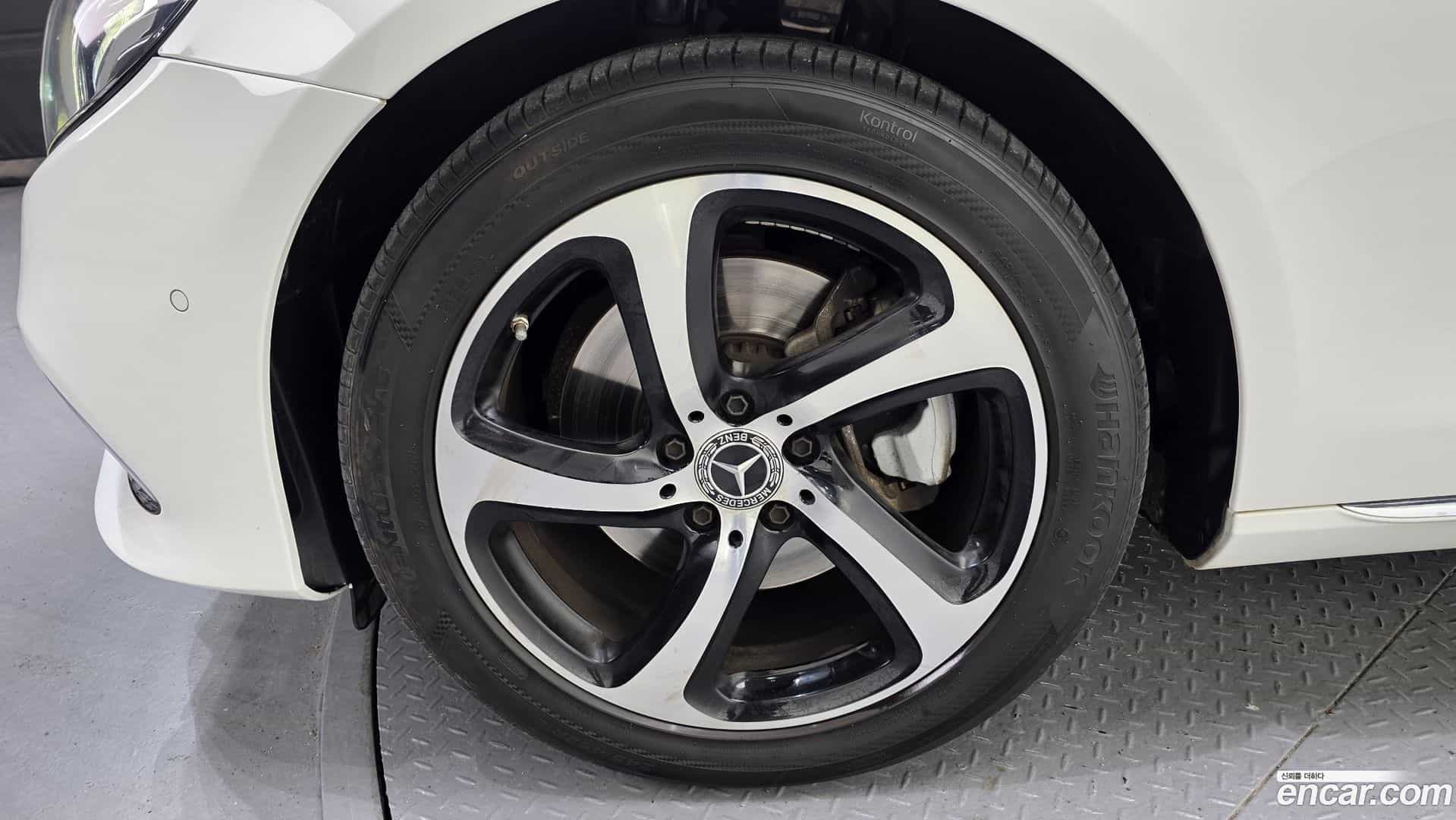 E-Class Mercedes-Benz 2020.2-OUTER-005