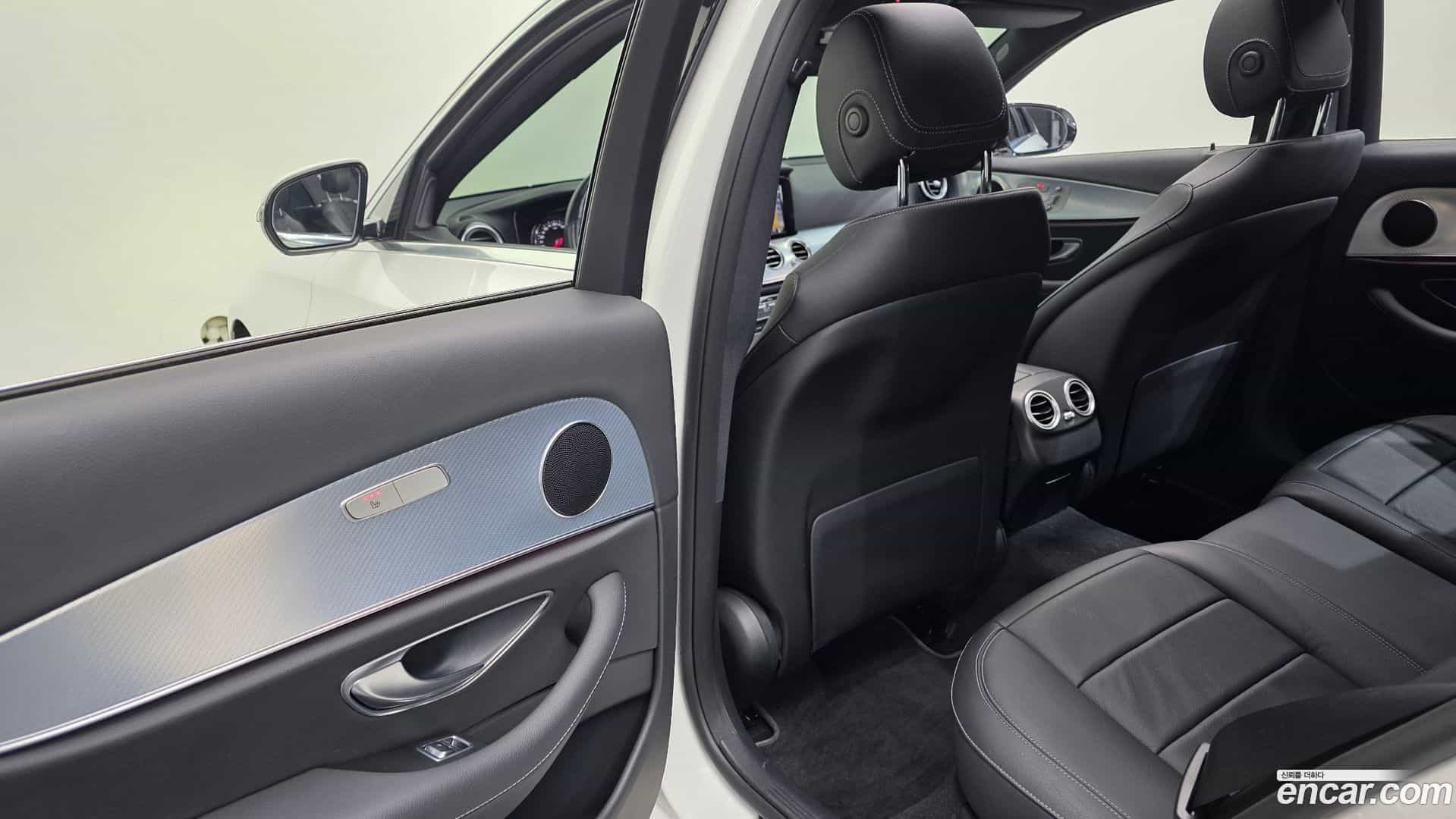 E-Class Mercedes-Benz 2020.2-OPTION-022