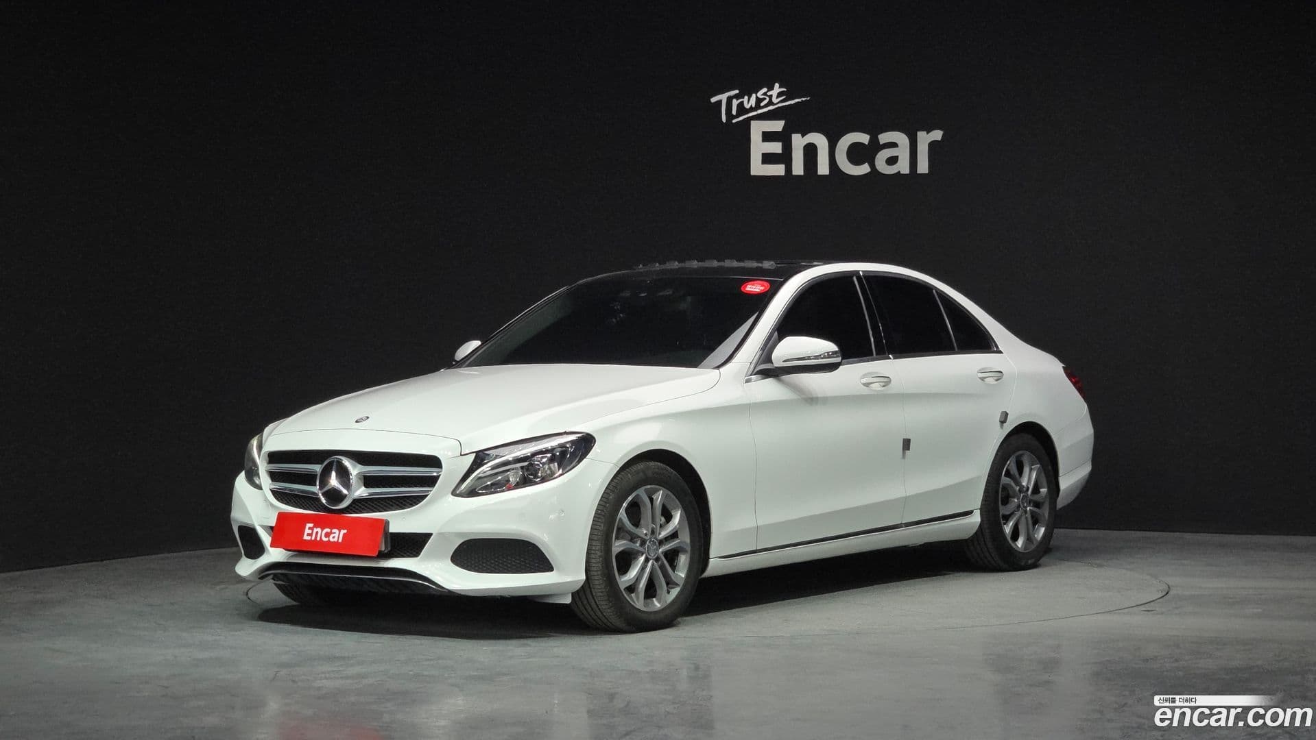 Main__Slider__Photo:C-Class Mercedes-Benz 2015.9-0