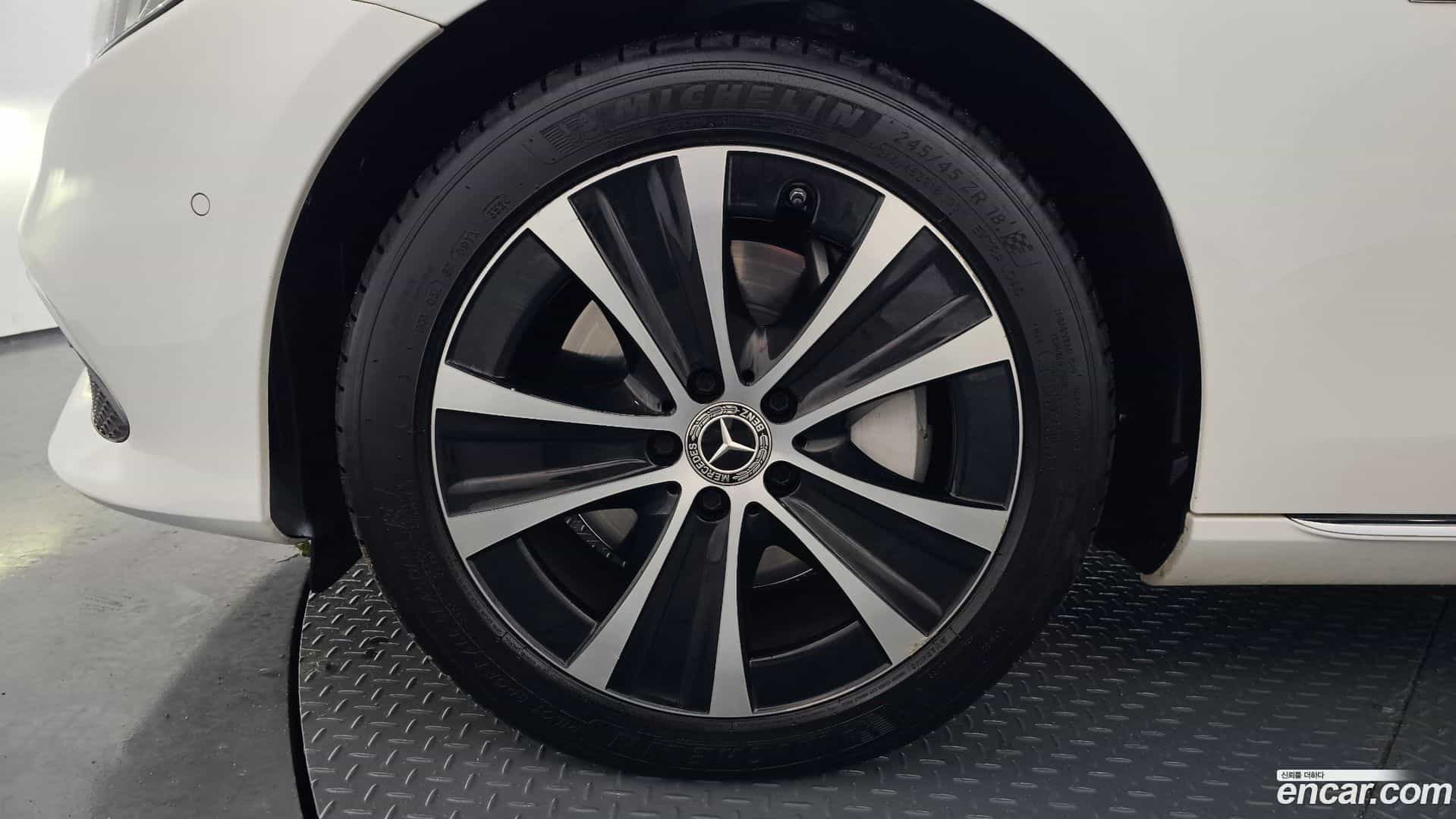E-Class Mercedes-Benz 2020.3-OUTER-005