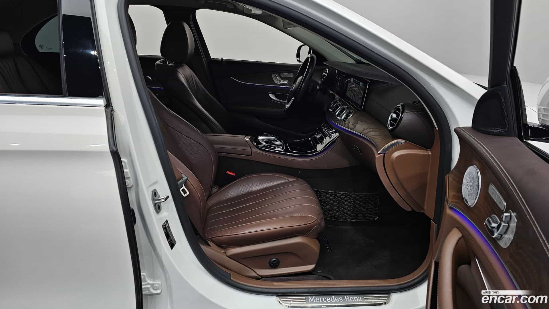 E-Class Mercedes-Benz 2020.3-OPTION-015