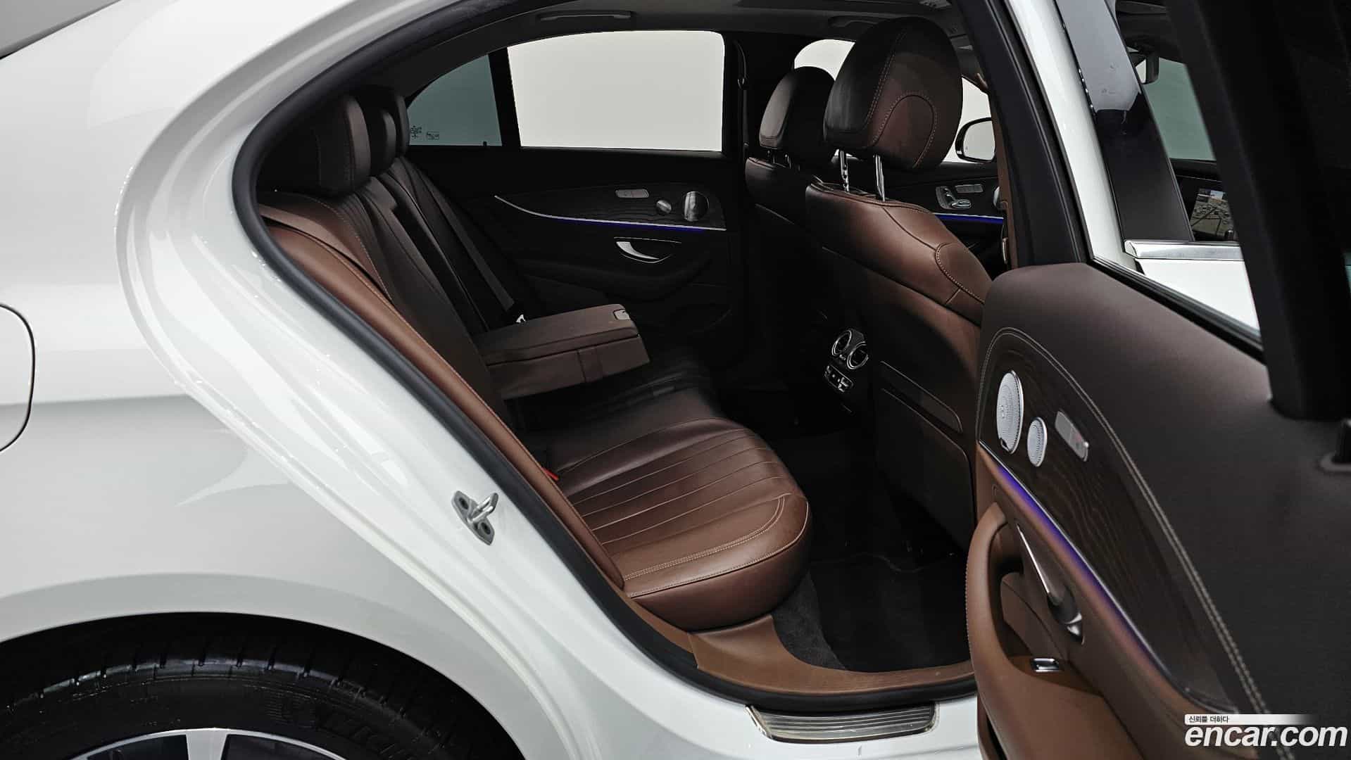 E-Class Mercedes-Benz 2020.3-OPTION-016