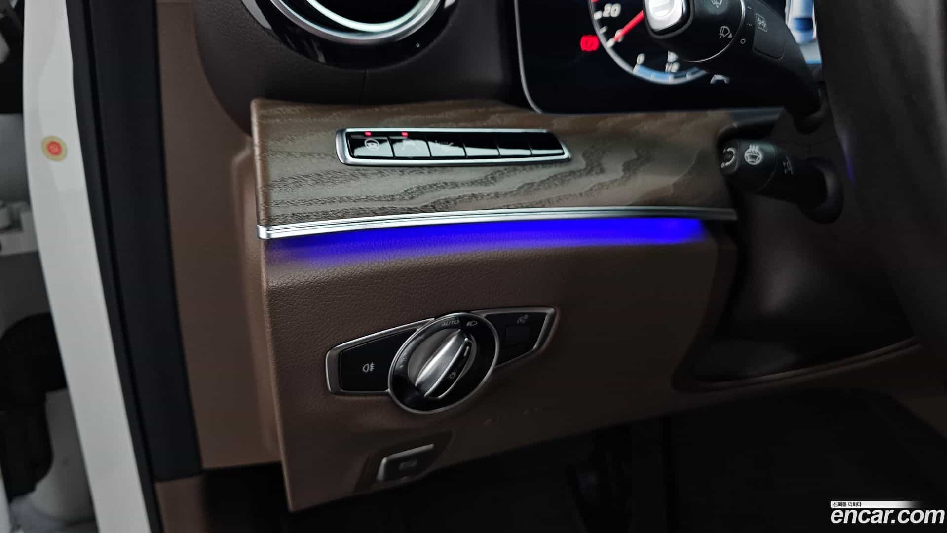 E-Class Mercedes-Benz 2020.3-OPTION-024