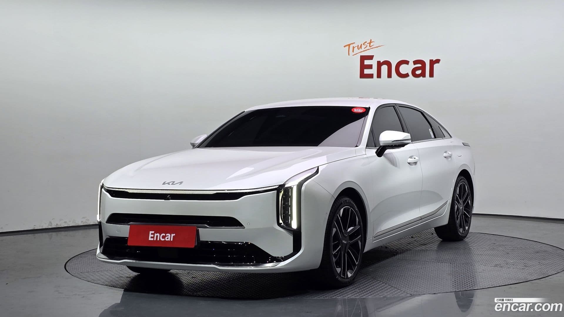 Main__Slider__Photo:K8 Kia 2025.8-0