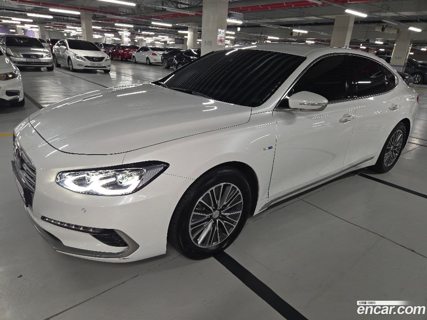 Main__Slider__Photo:Grandeur Hyundai 2018.0-0